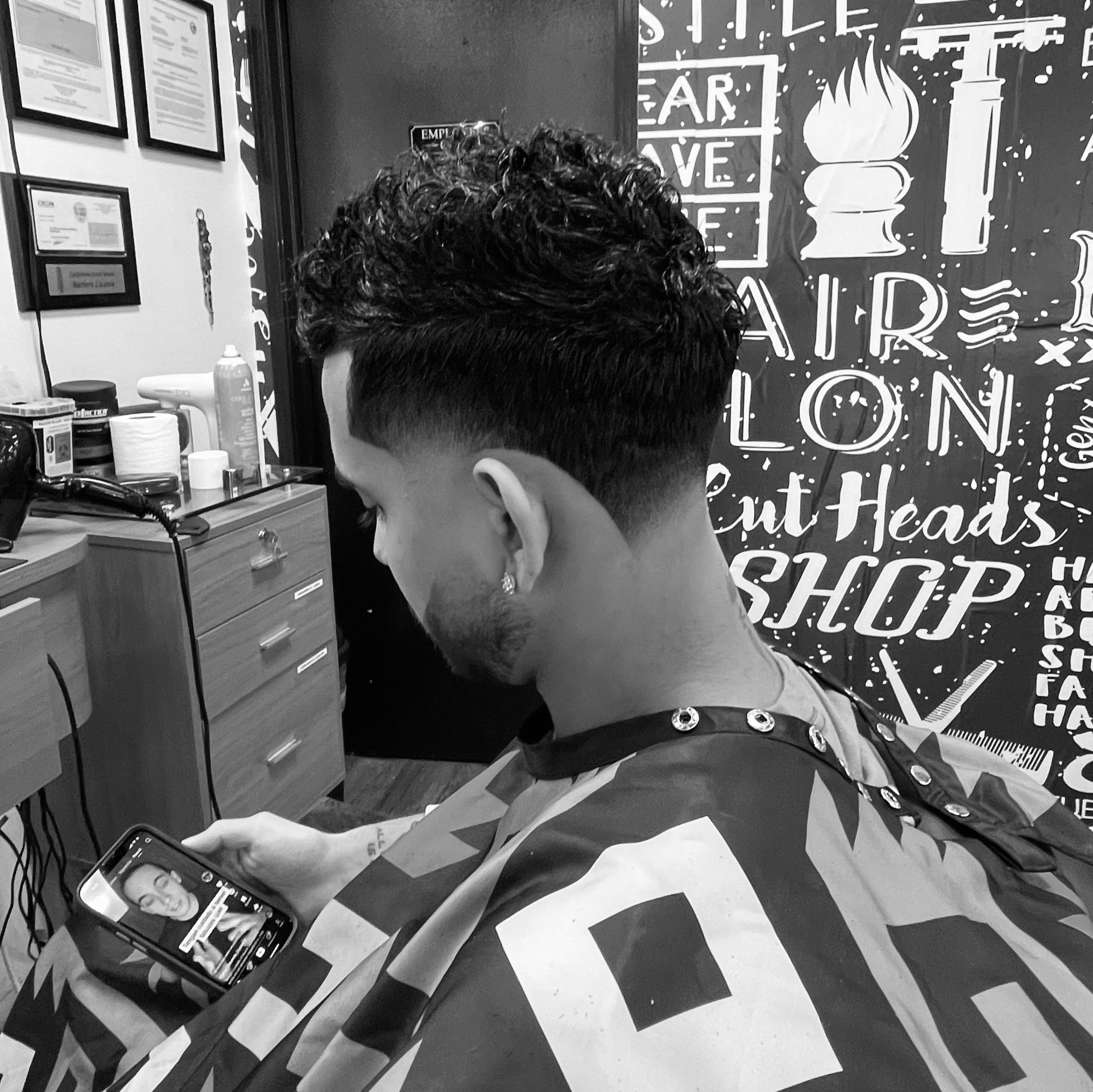 Barberlife, 2818 James M Wood Blvd, Los Angeles, 90006