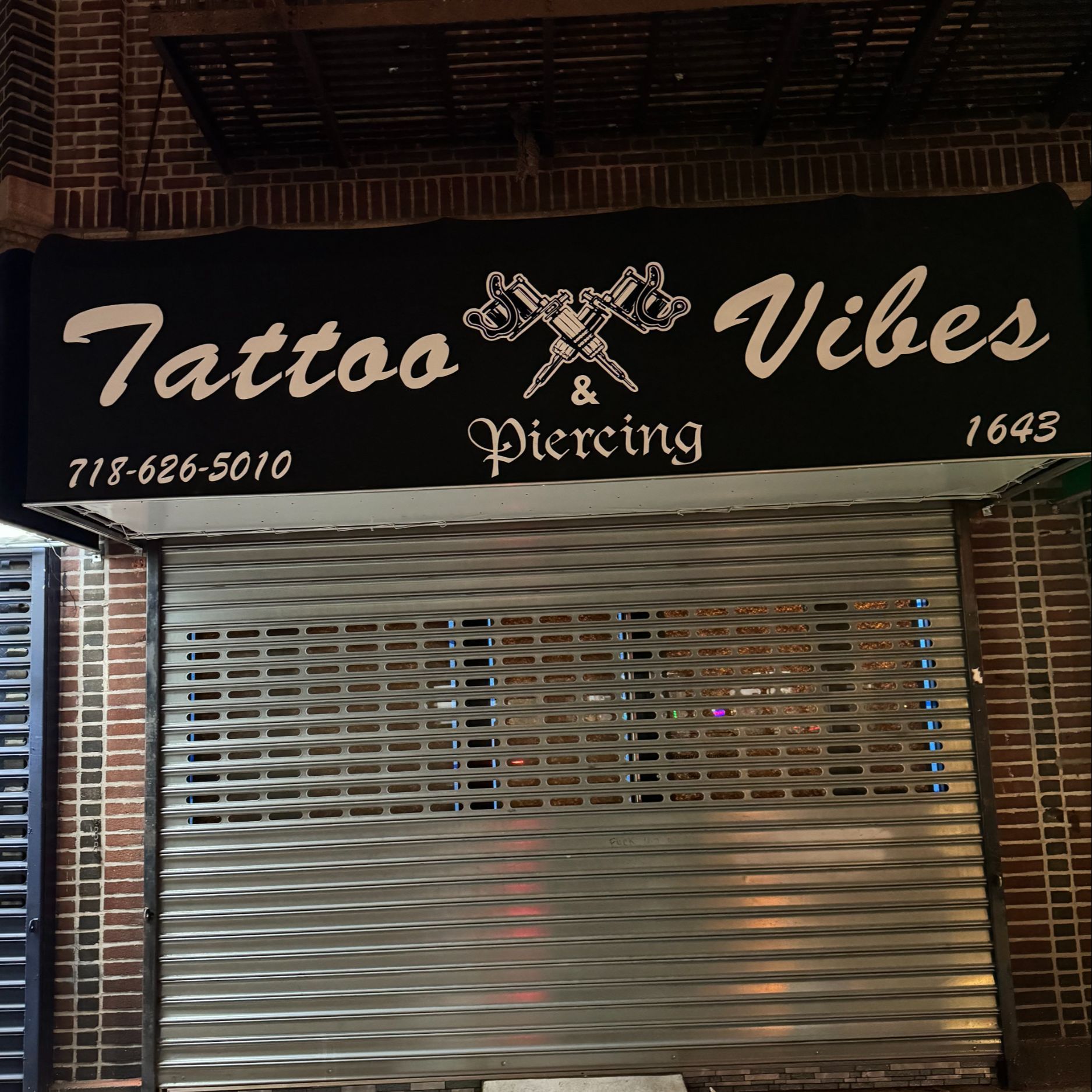 Tattoo Vibes, 1643 Crosby Ave, Bronx, 10461