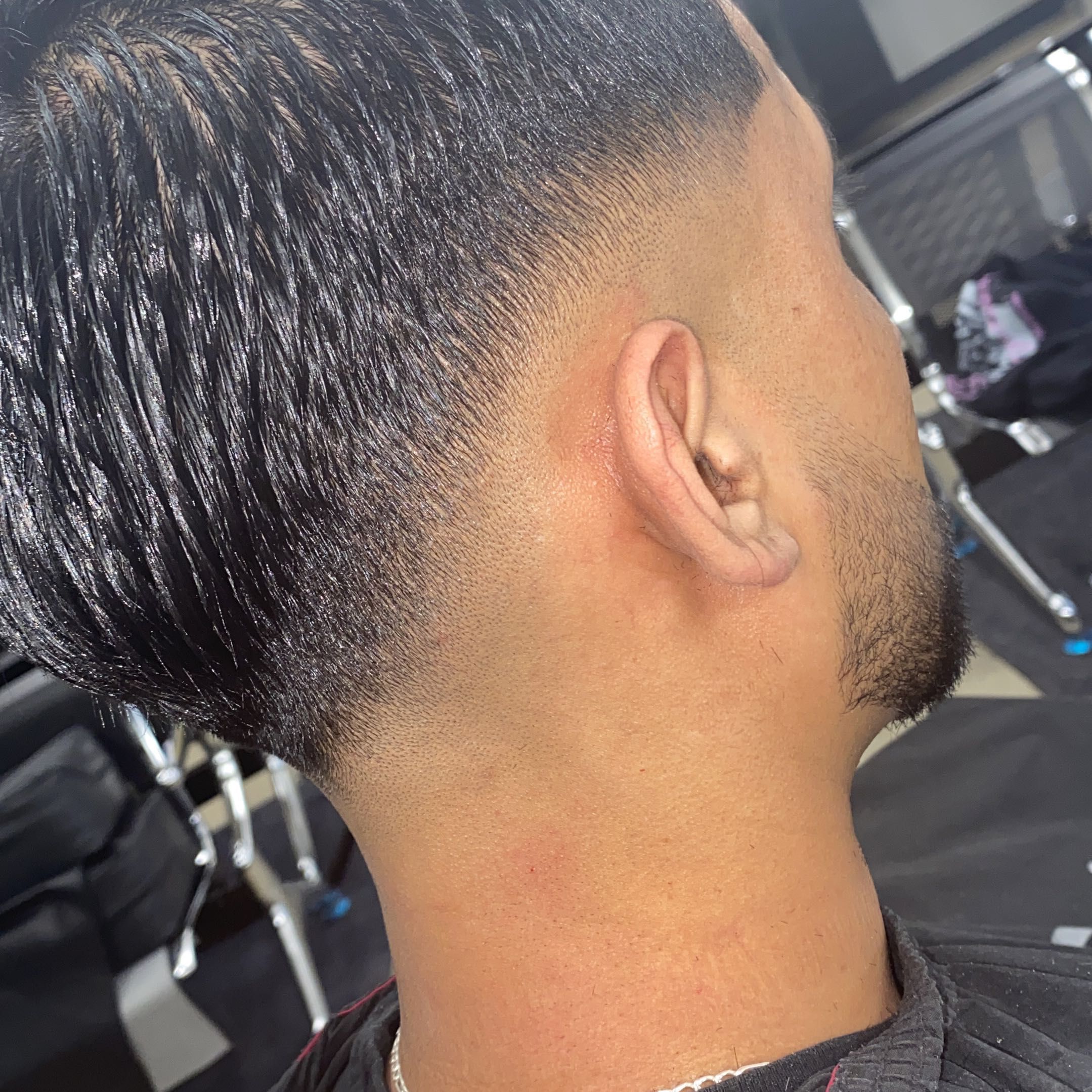 Rd barbershop, 27 S Randall Rd, North Aurora, IL 60542, Estados Unidos, Illinois City, 60542