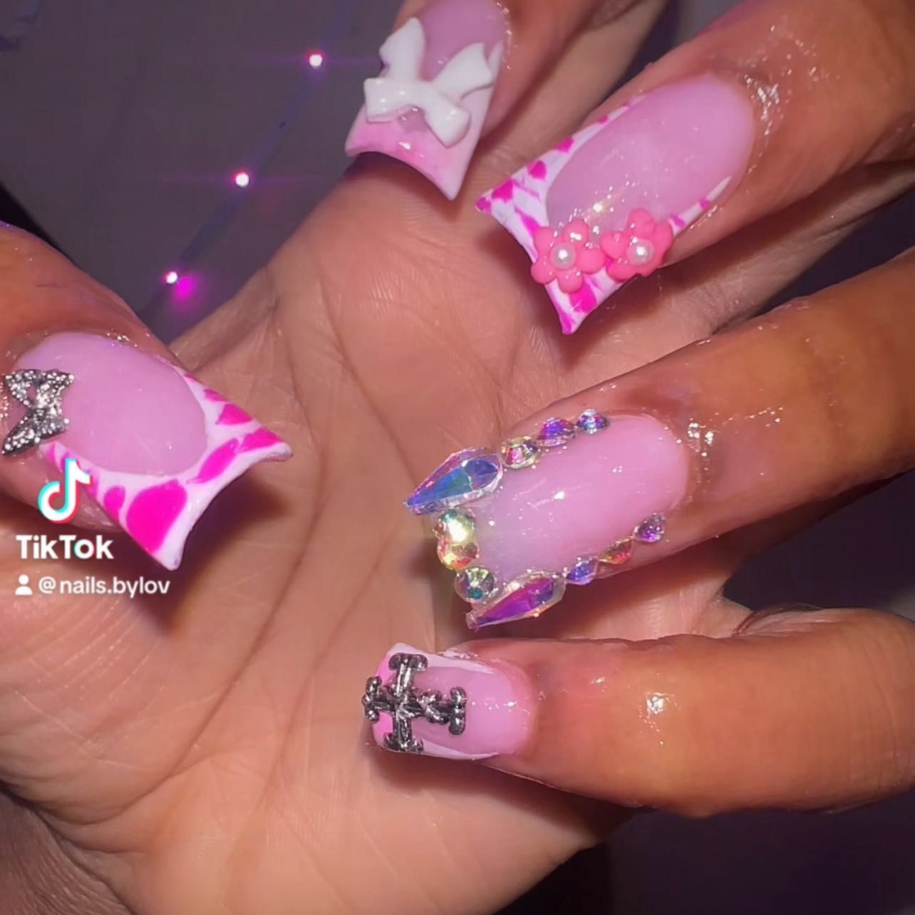 NAILS BY:Lov, 9787 Palm St NW, Minneapolis, 55433