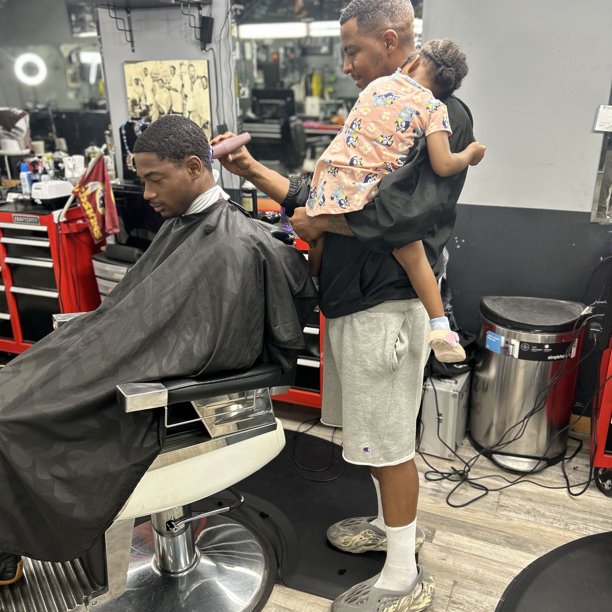 Barber breeze, 3028 Waldorf Market Pl, Waldorf, 20603