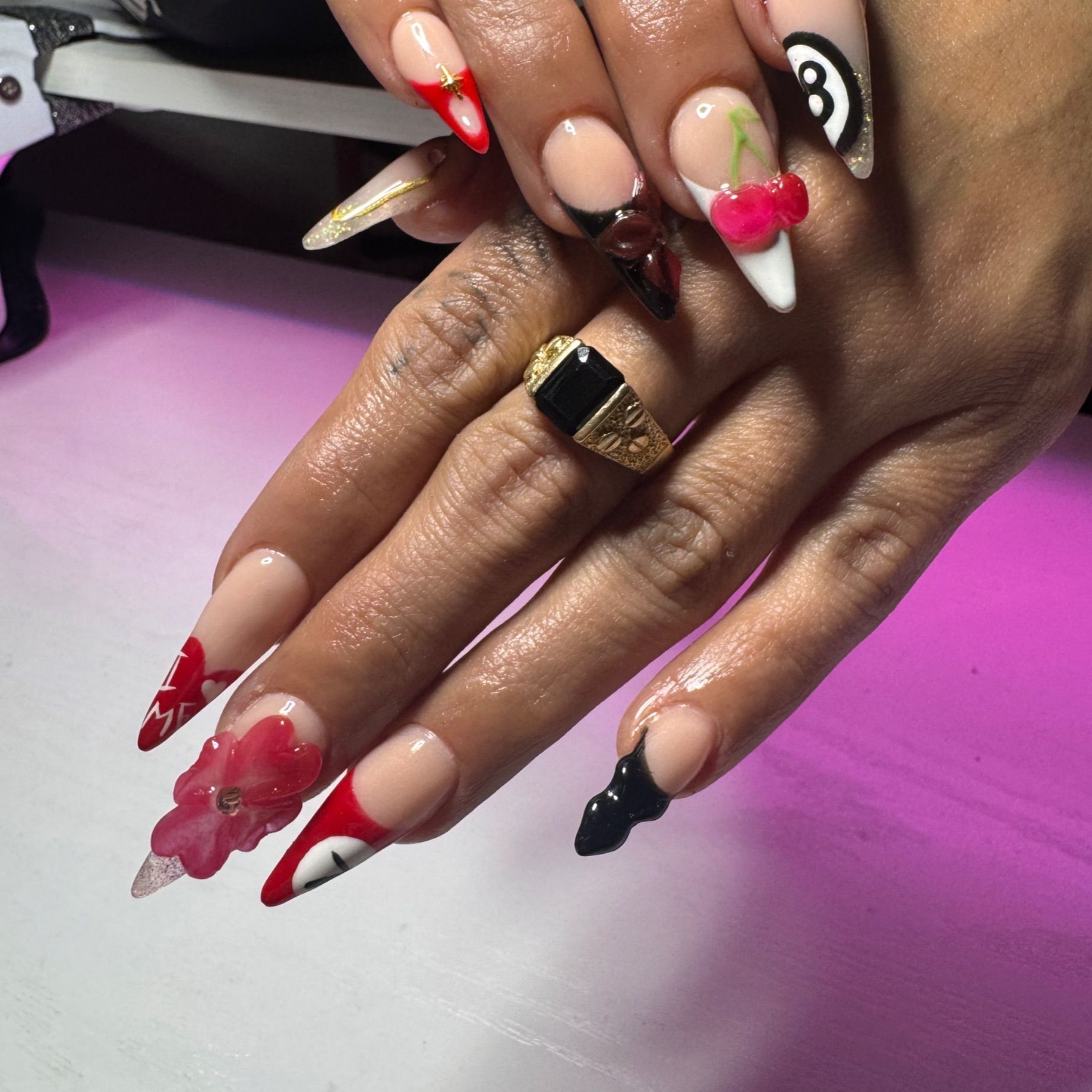 VercelyNails, 7029 Louise Ave, Van Nuys, Van Nuys 91406