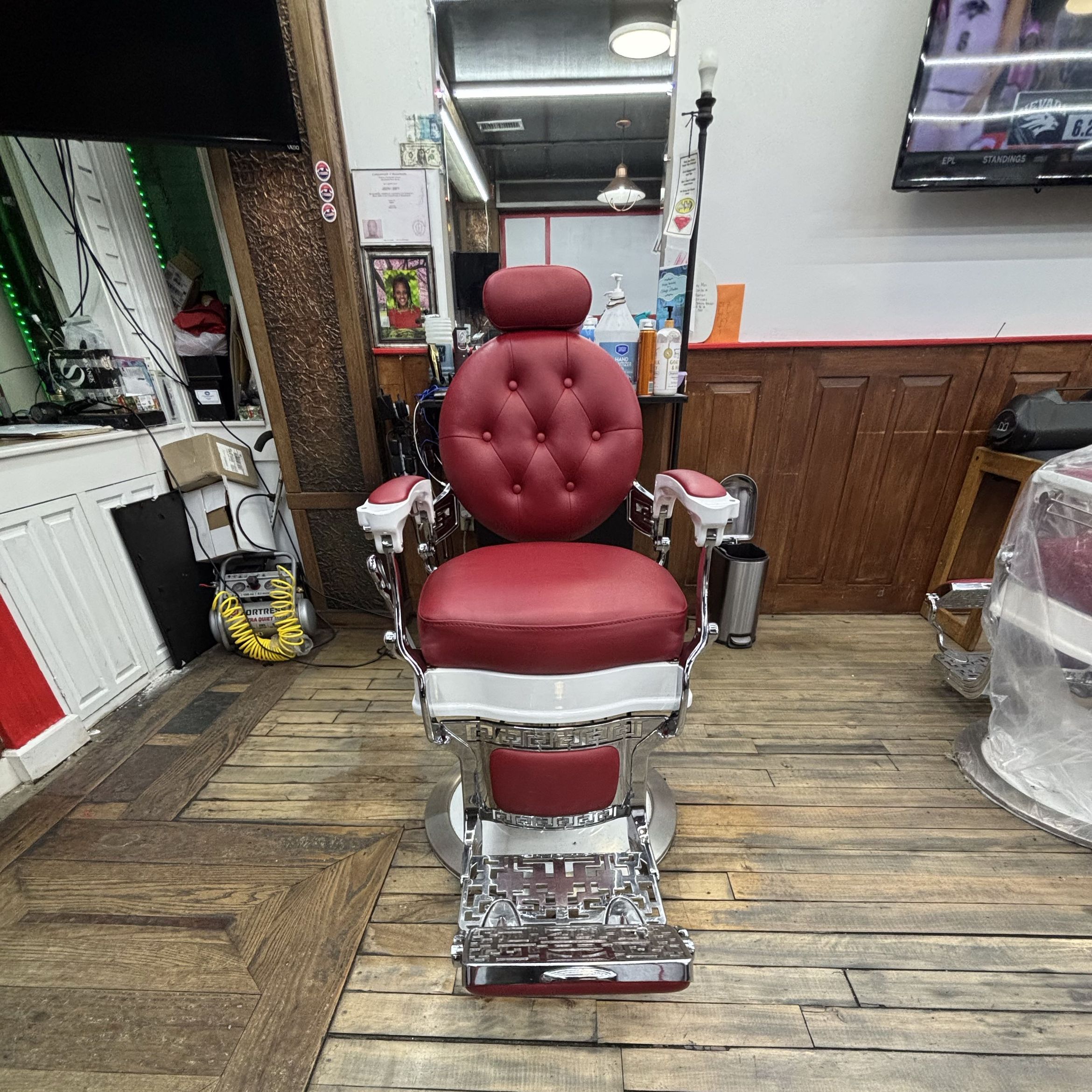 Isaac Barbershop, 1111 Cambridge St, Cambridge, 02139