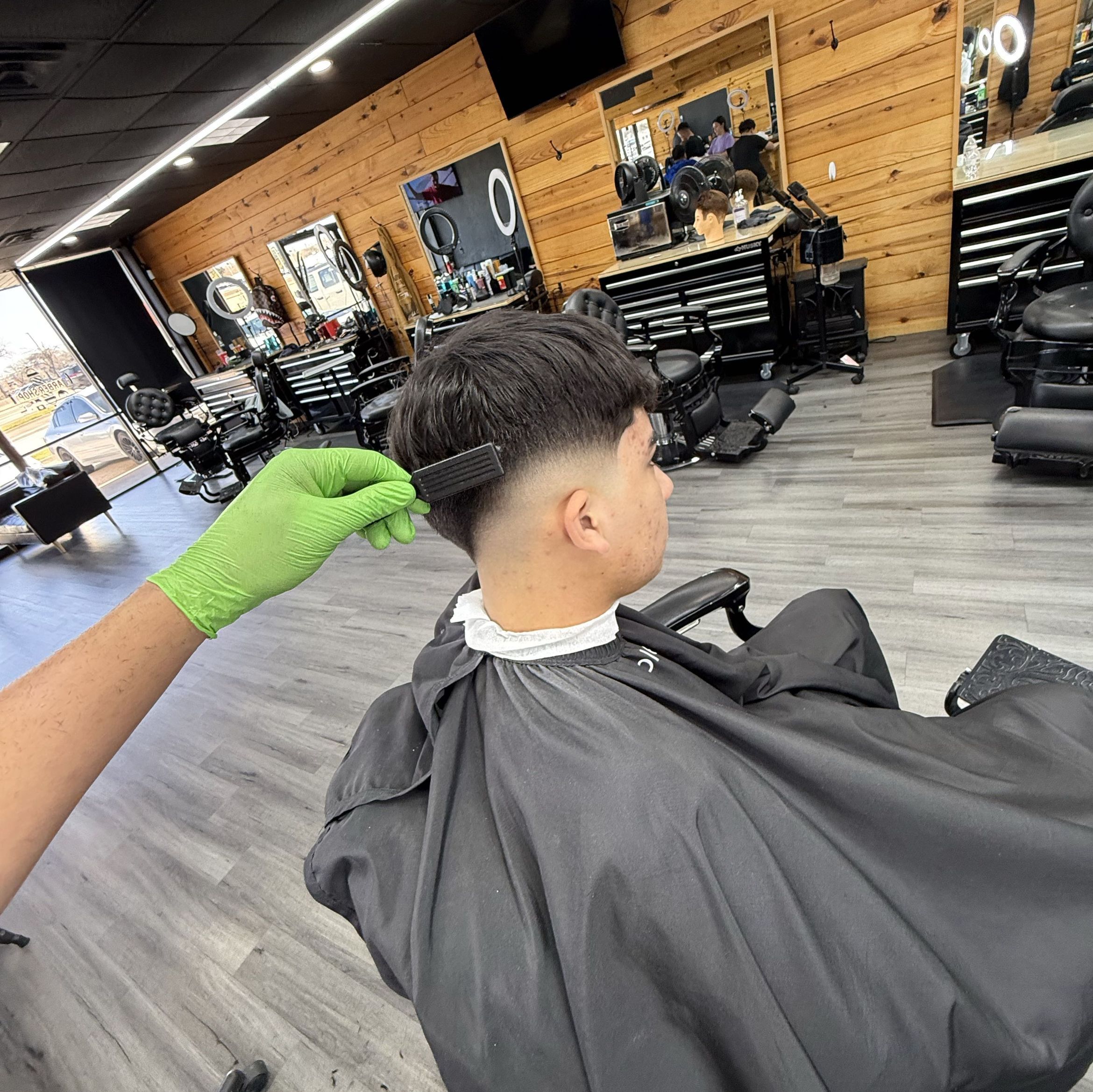 Héctor barbershop, 401 N Central Expy, 401 N central Expy Richardson Tx 75080, 500, Richardson, 75080