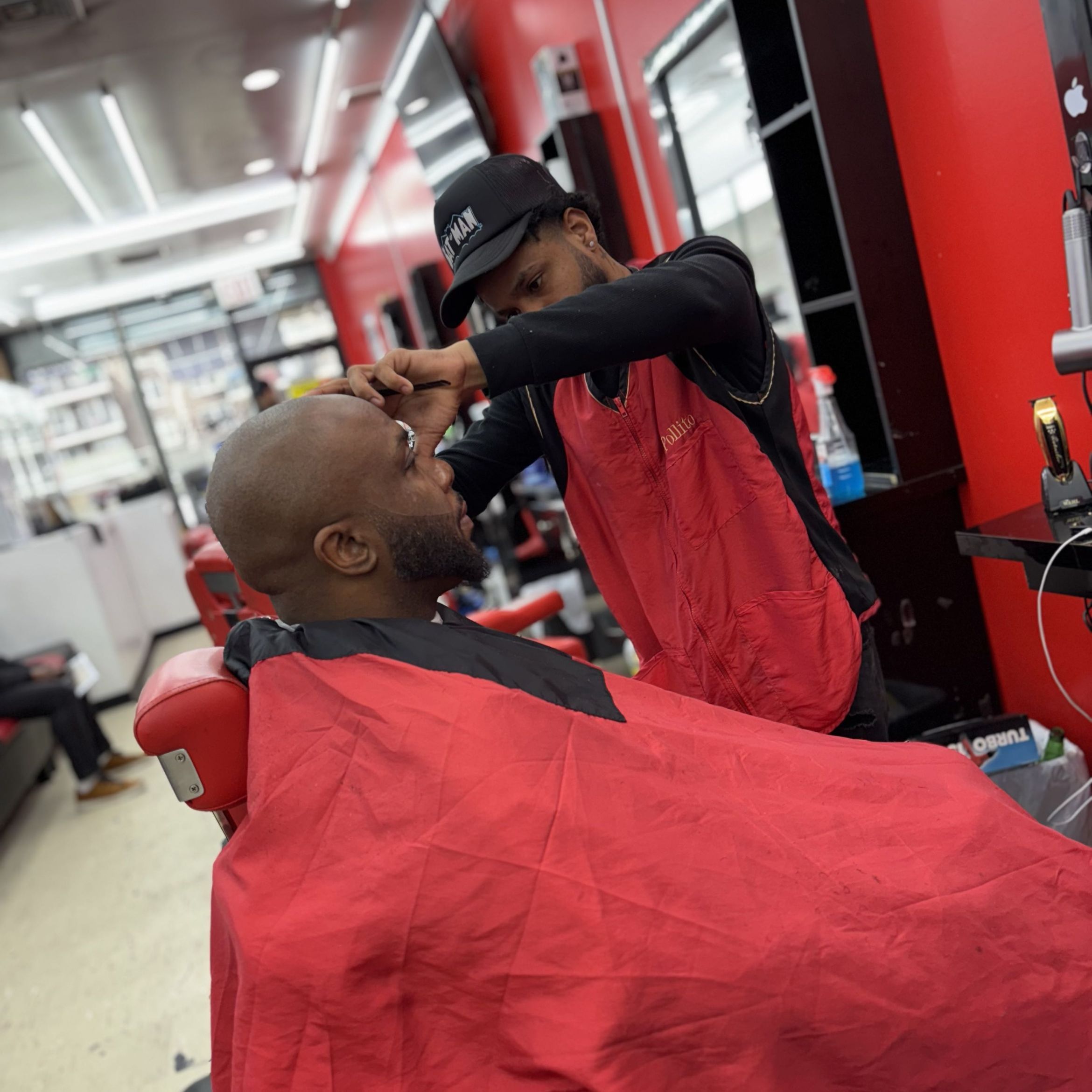 La verdadera barbershops, 2546 A White Plains Rd, 2546 A White Plains Rd, 2546A, Bronx, 10467