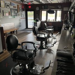 Paulies Professional Barber Shop, 465 Buckland Rd, Suite B, South Windsor, CT, 06074