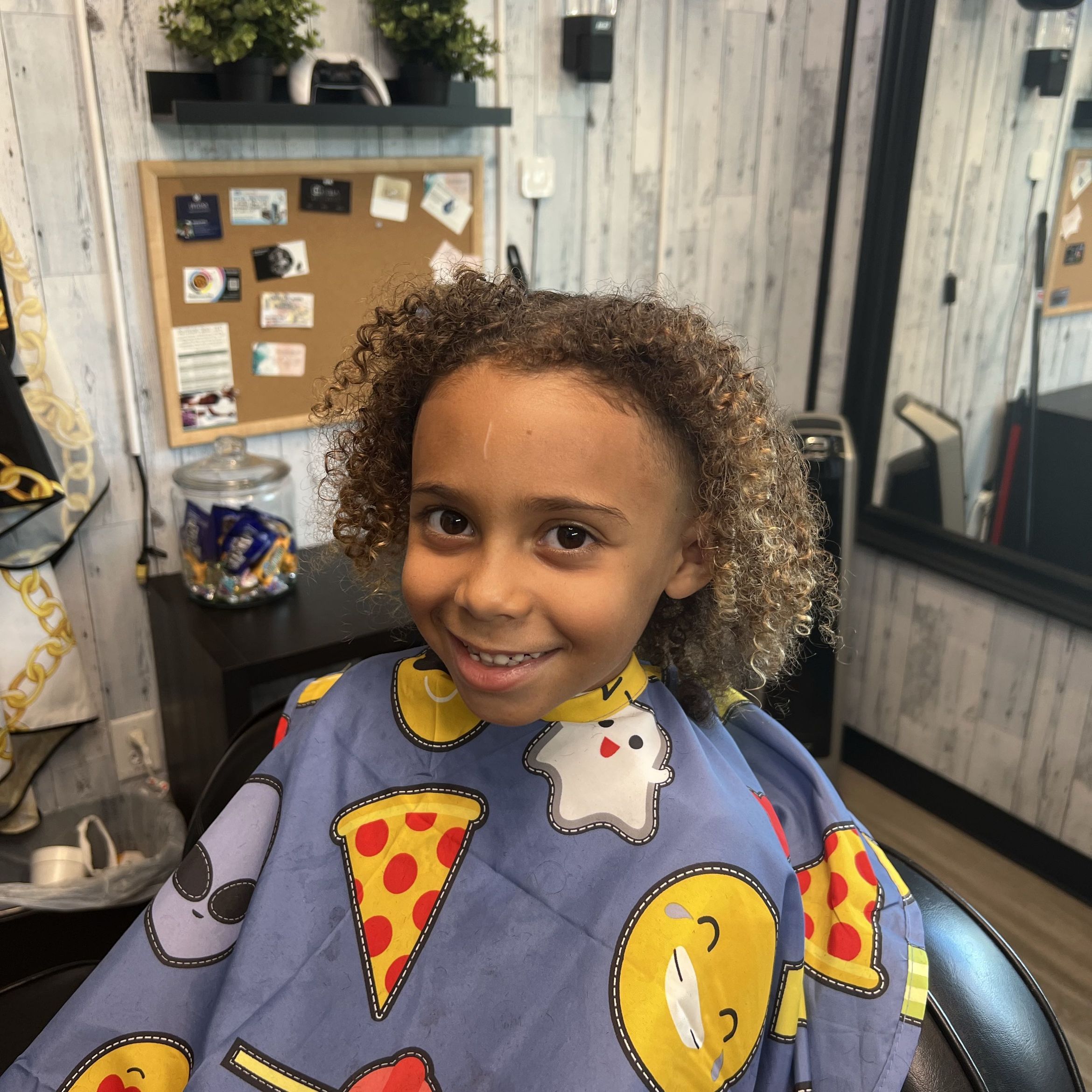 Children haircuts (12 & Under)👦 portfolio
