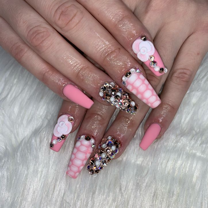 Nails By Nellie B, 930 keystone drive, Cleveland Heights, 44121