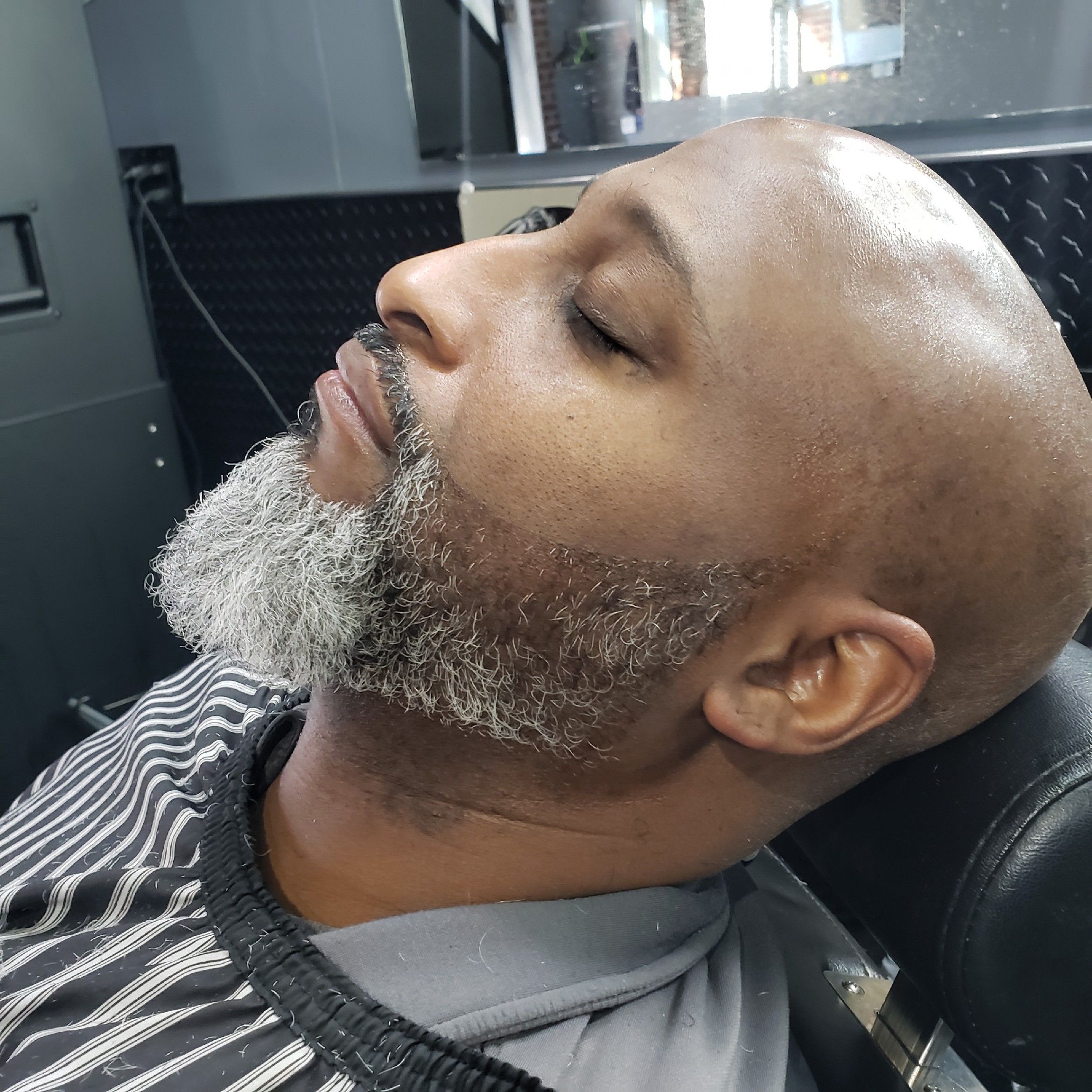 Beard trim with razor portfolio