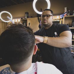 Orlando barber, 829 W Oklahoma Ave, Humbled hands barber shop, Milwaukee, 53215