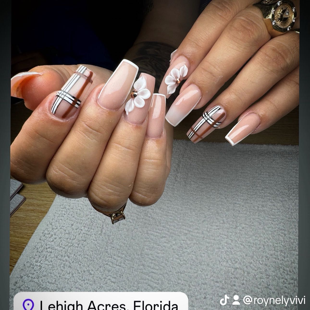 Vivi Nails, 709 willow dr, Lehigh Acres, 33936