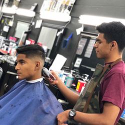 Blessed Cutz Victor chavez, 2900 haun ave, Bakersfield, 93309