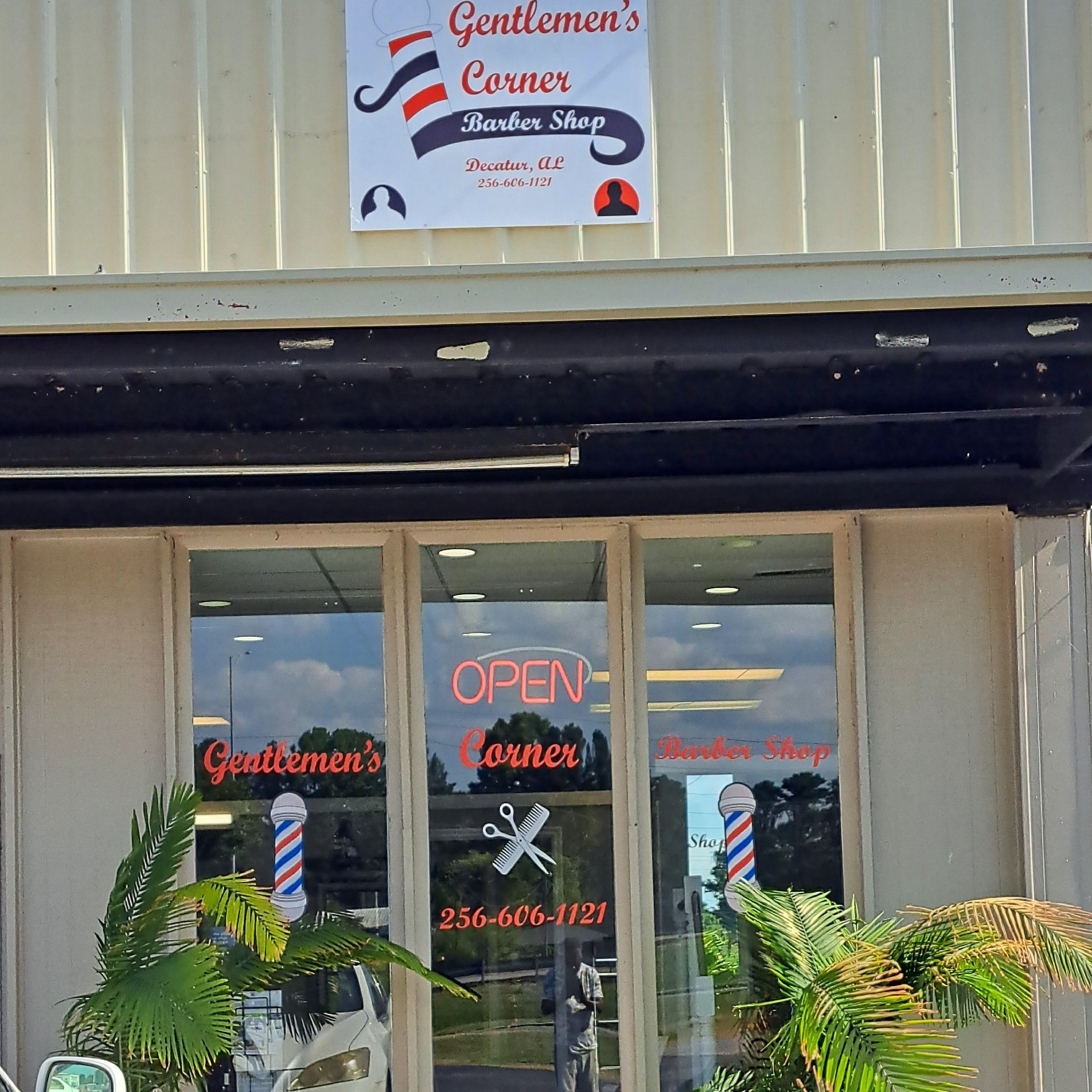 Gentlemen's Corner Barbershop, 901 Wimberley Drive, Unit D, Decatur, 35603