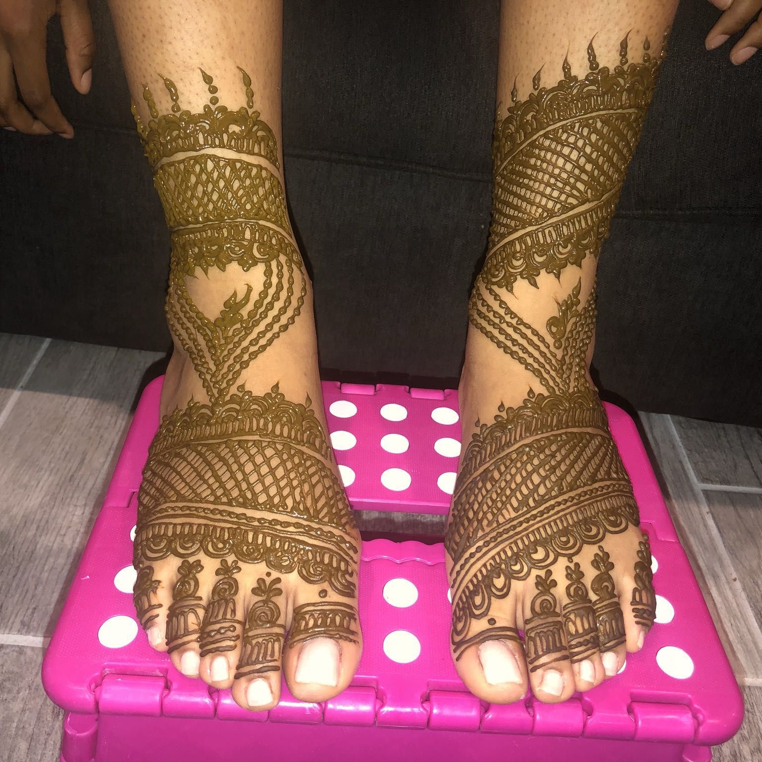Natural henna feet  (reddish brown) portfolio