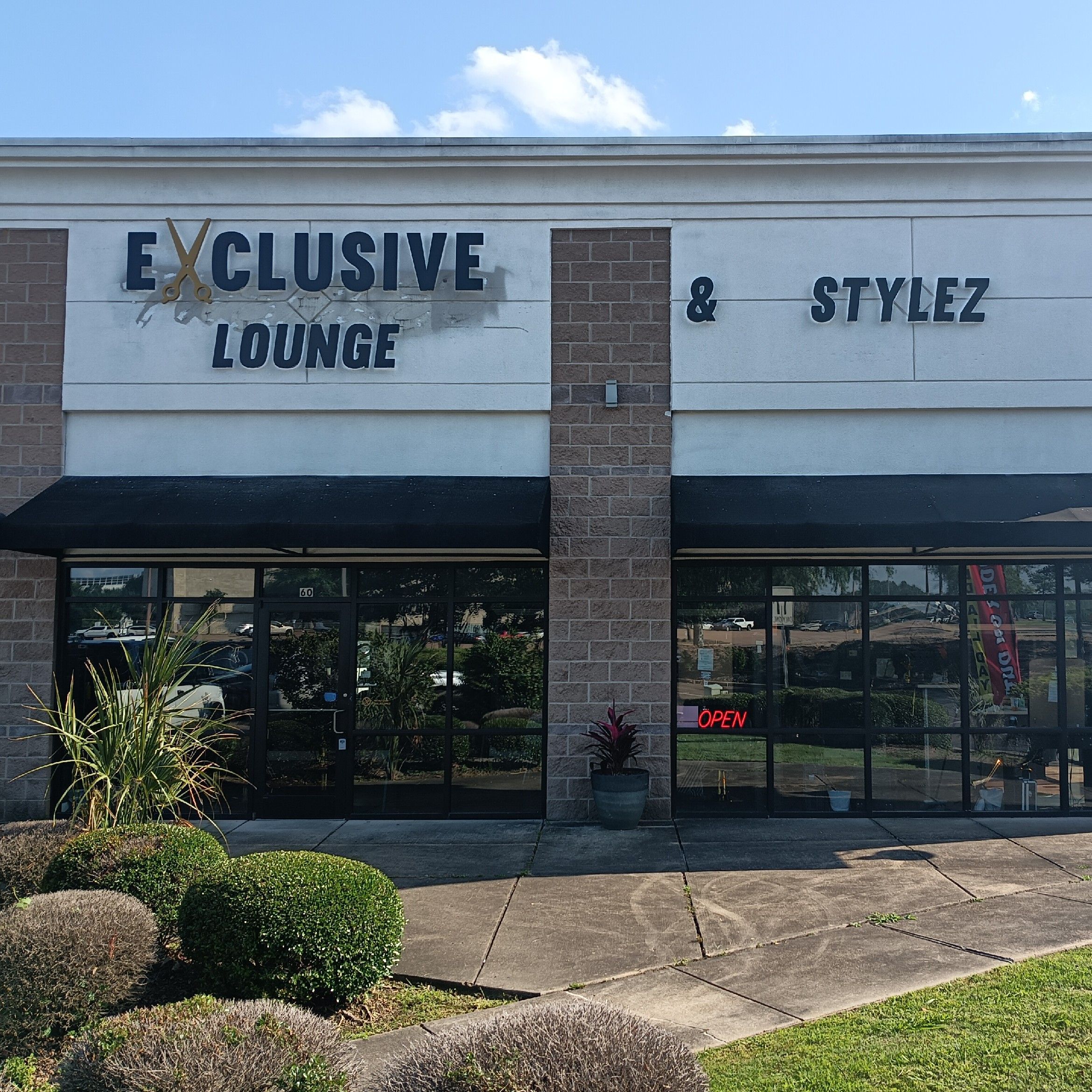 Exclusive Lounge &Styles, 201 Ring Rd. Ridgeland Ms, 39157, Ridgeland, 39157