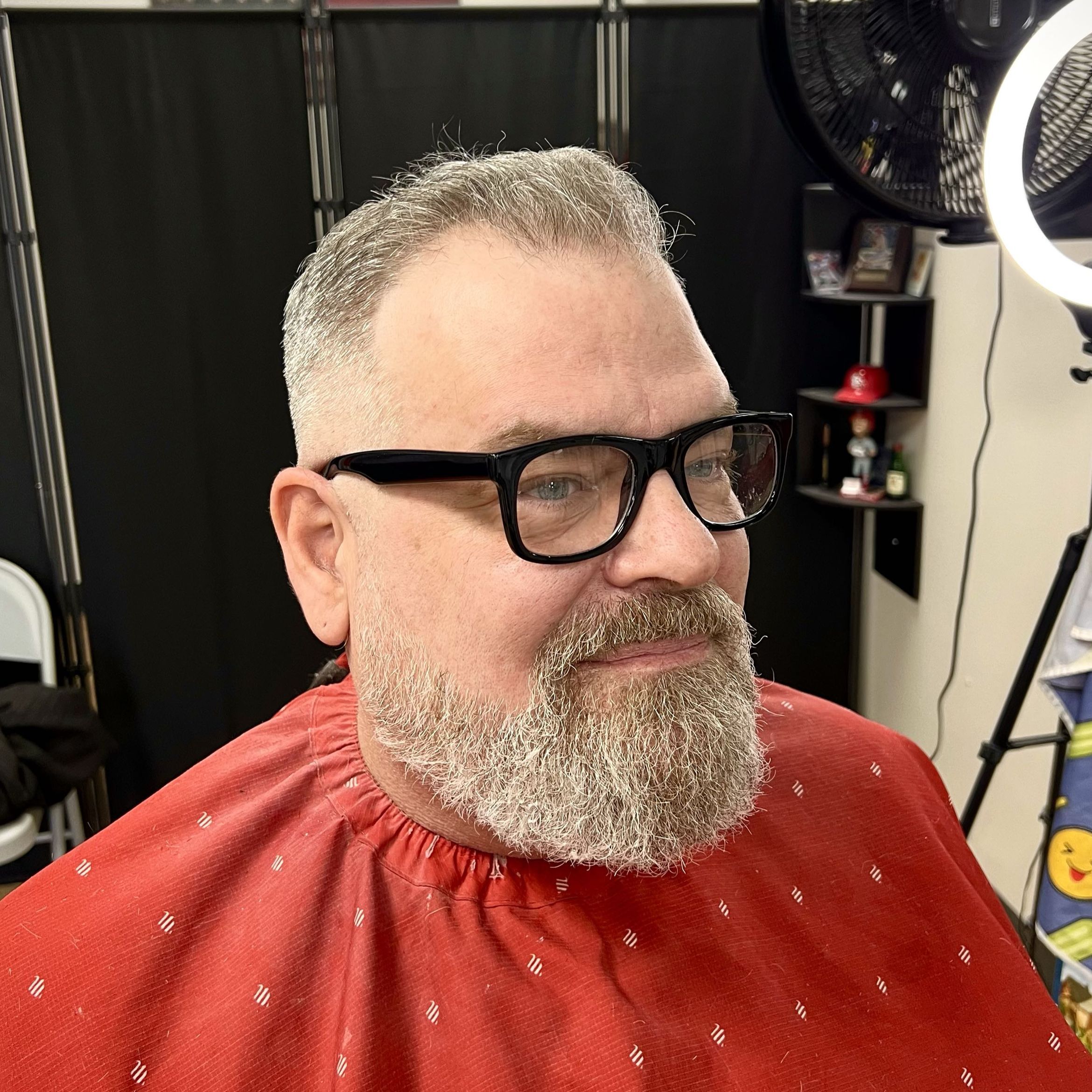 Haircut w/ straight razor beard edge up and trim portfolio