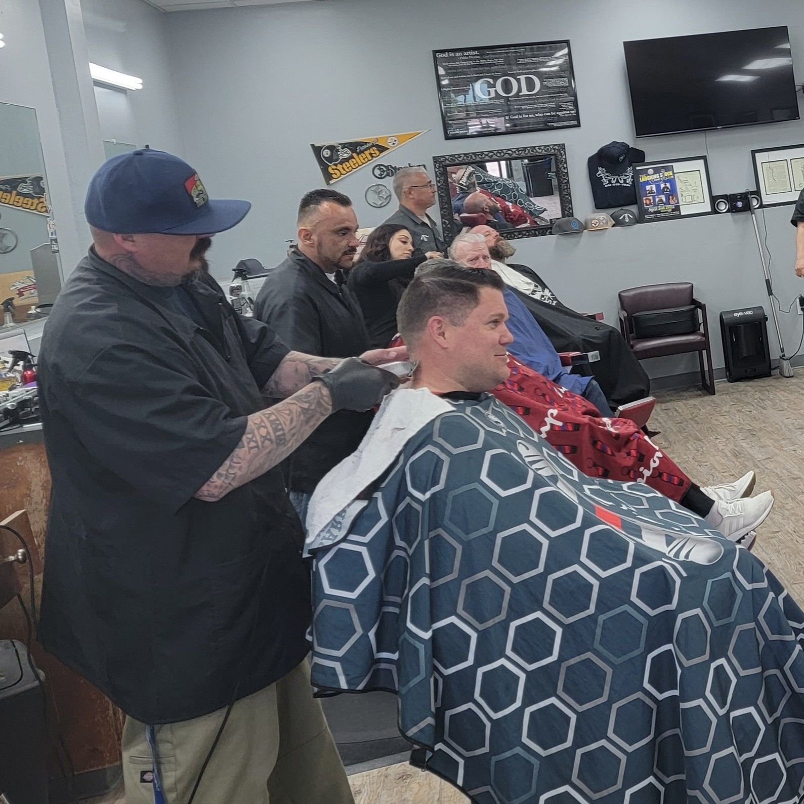 North West Barber Shop, Calloway Dr, 1400, Bakersfield, 93312