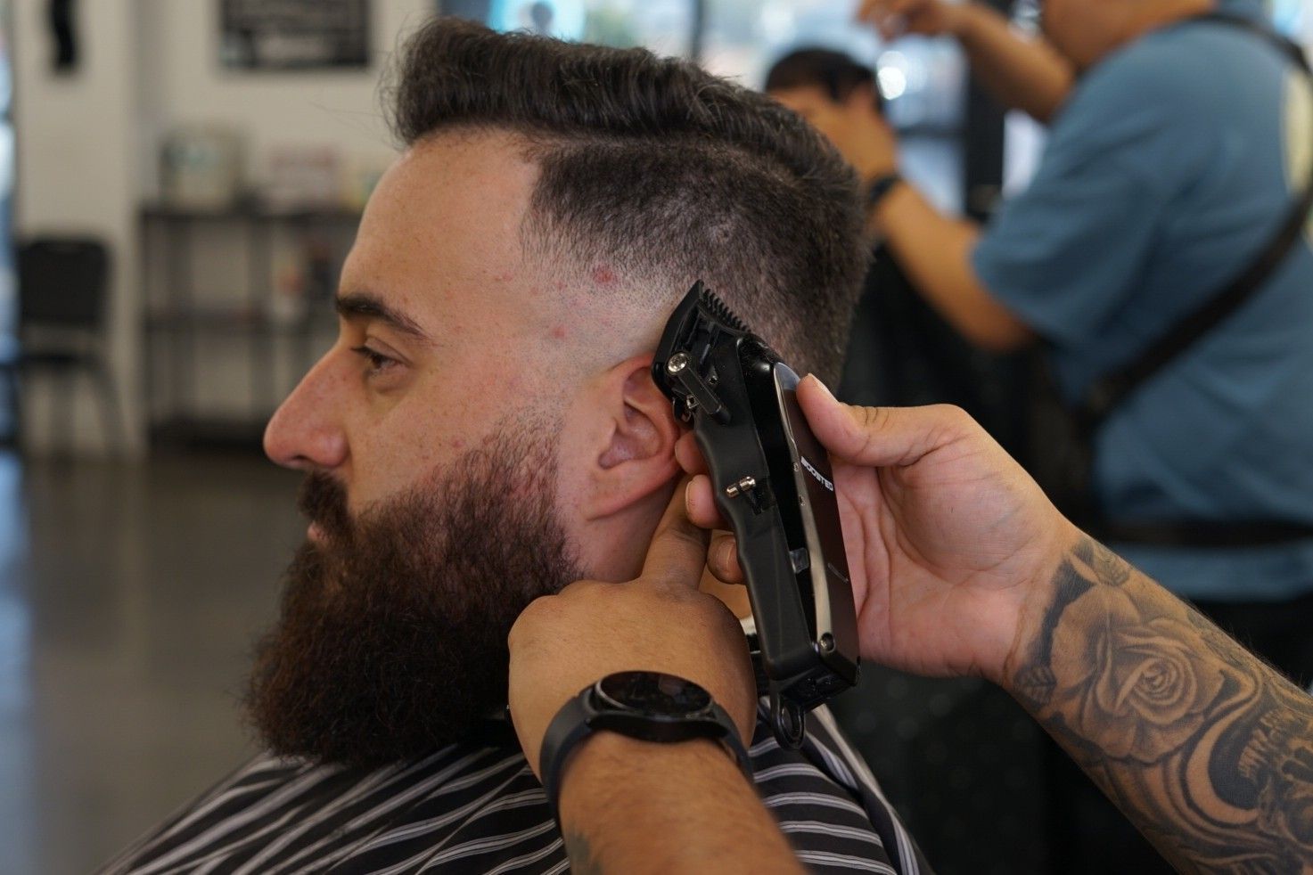 DjFinesse The Barber (Stay Sharp BarberShop 2) - Las Vegas - Book