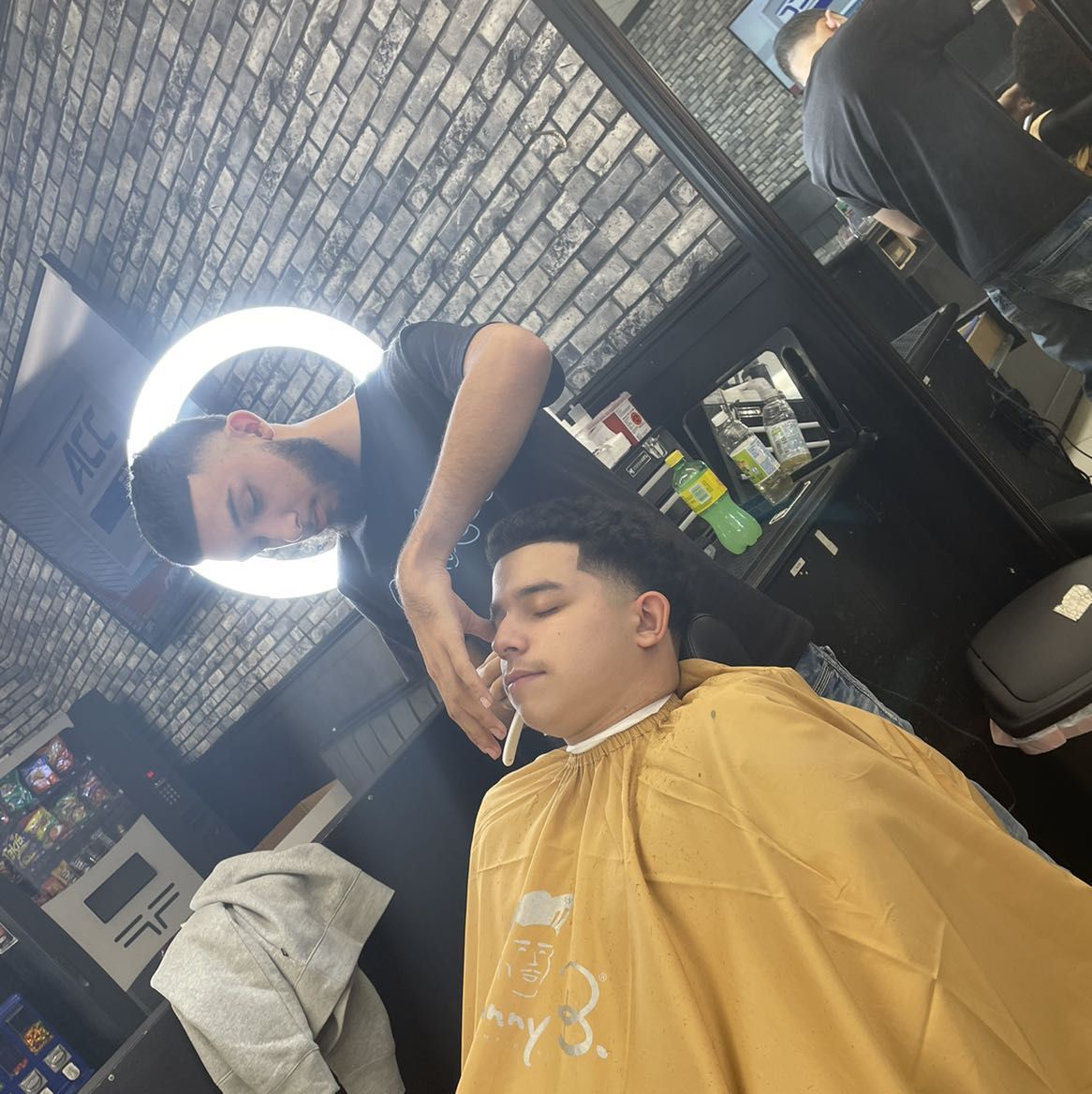 Miguel (Raymond’s Barbershop), Panama Ln, 4700, Unit 112, Bakersfield, 93313