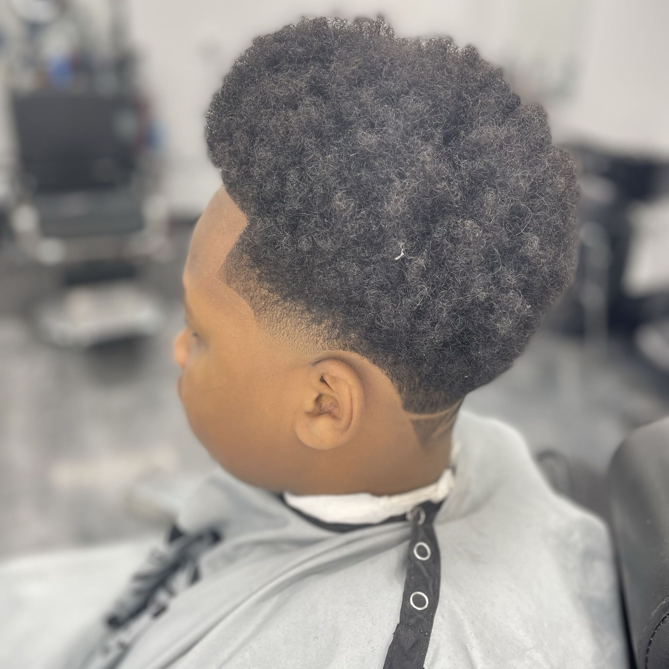 Zo Barber, 2537 mounds view boulevard, Mounds View, 55112