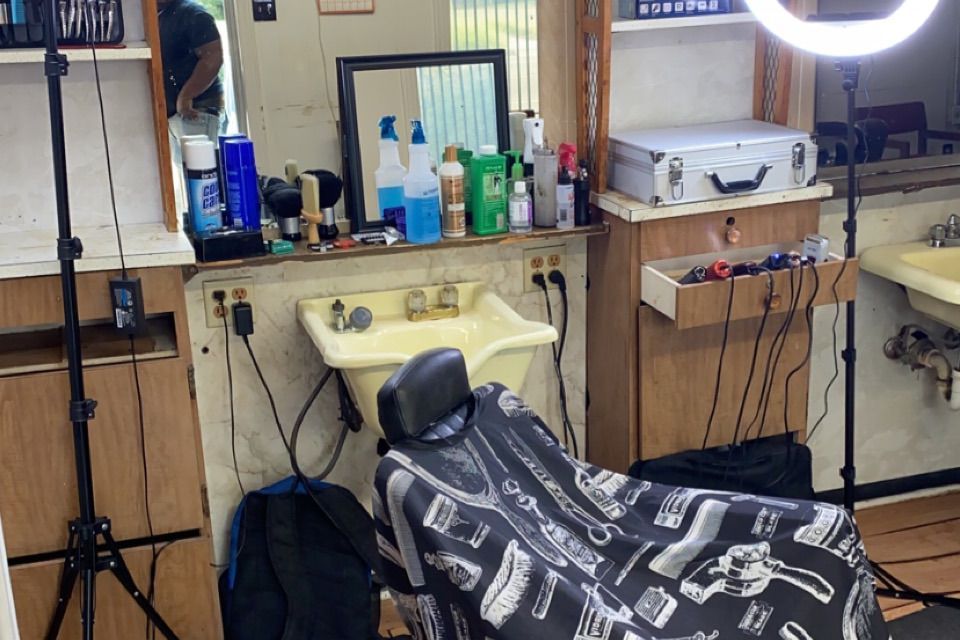 D'Kuts Barbershop - Little Rock - Book Online - Prices, Reviews