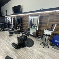 Blessedcuts (HOUSE OF BLENDS), 214 Main St Salinas, CA  93901 United States, Salinas, 93901