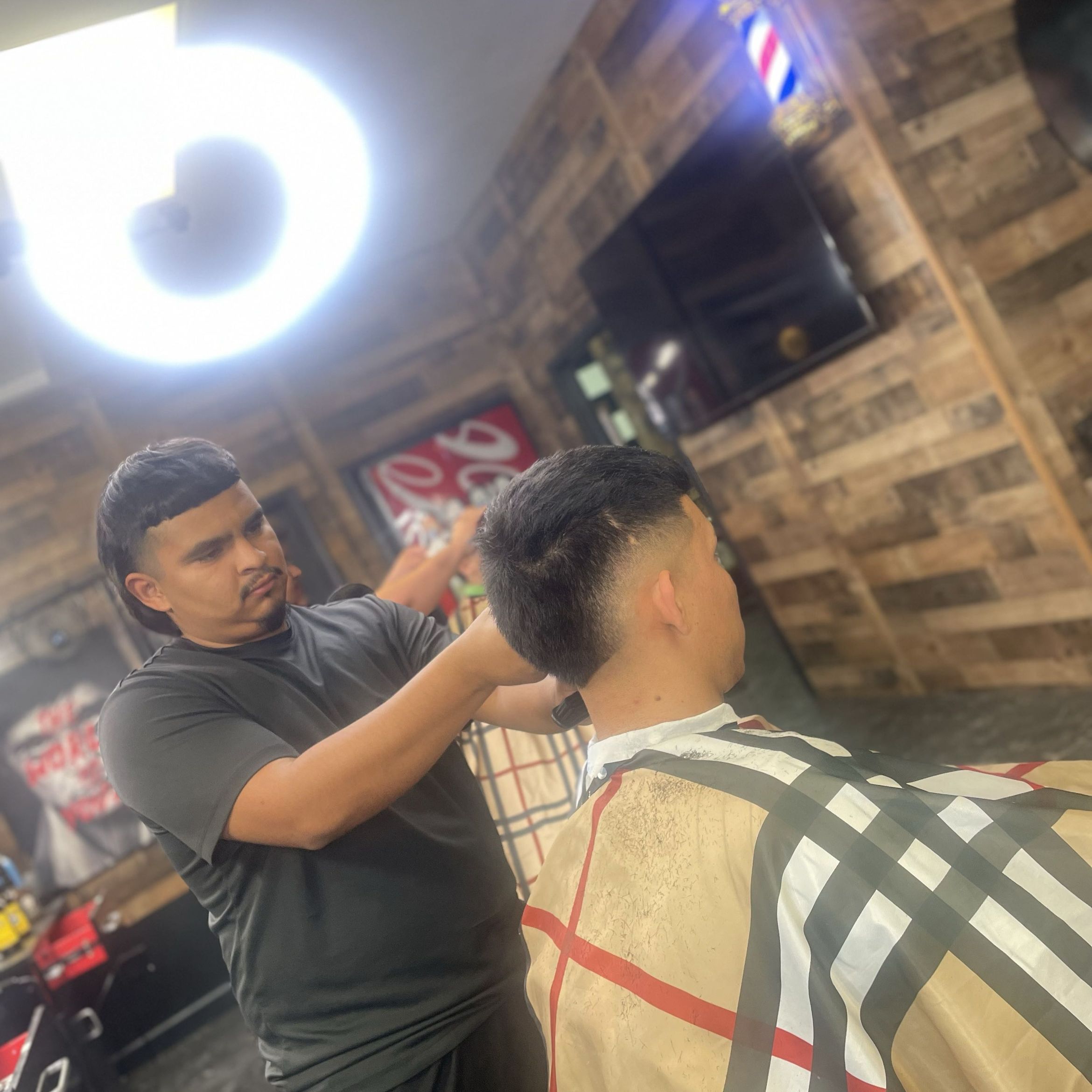 Chung The Barber, 12384 Ave 416, Orosi, 93646