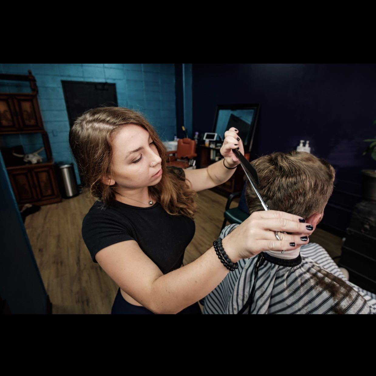 Twisted Scizzors Hair Salon/Barber