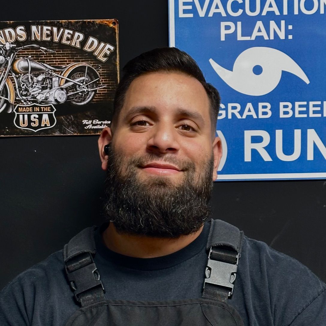Rafael Flores - The Ultimate Cave Barbershop