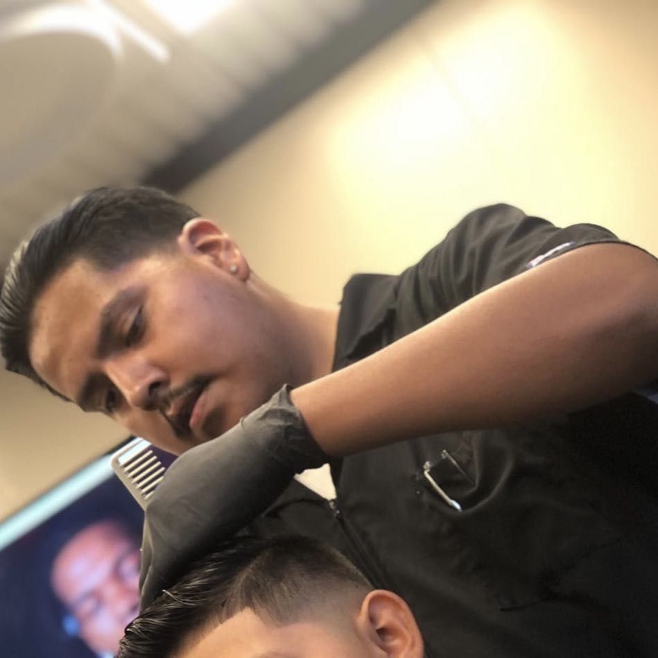 Robert The Barber, 1133 S Oxnard Blvd, Oxnard, 93030