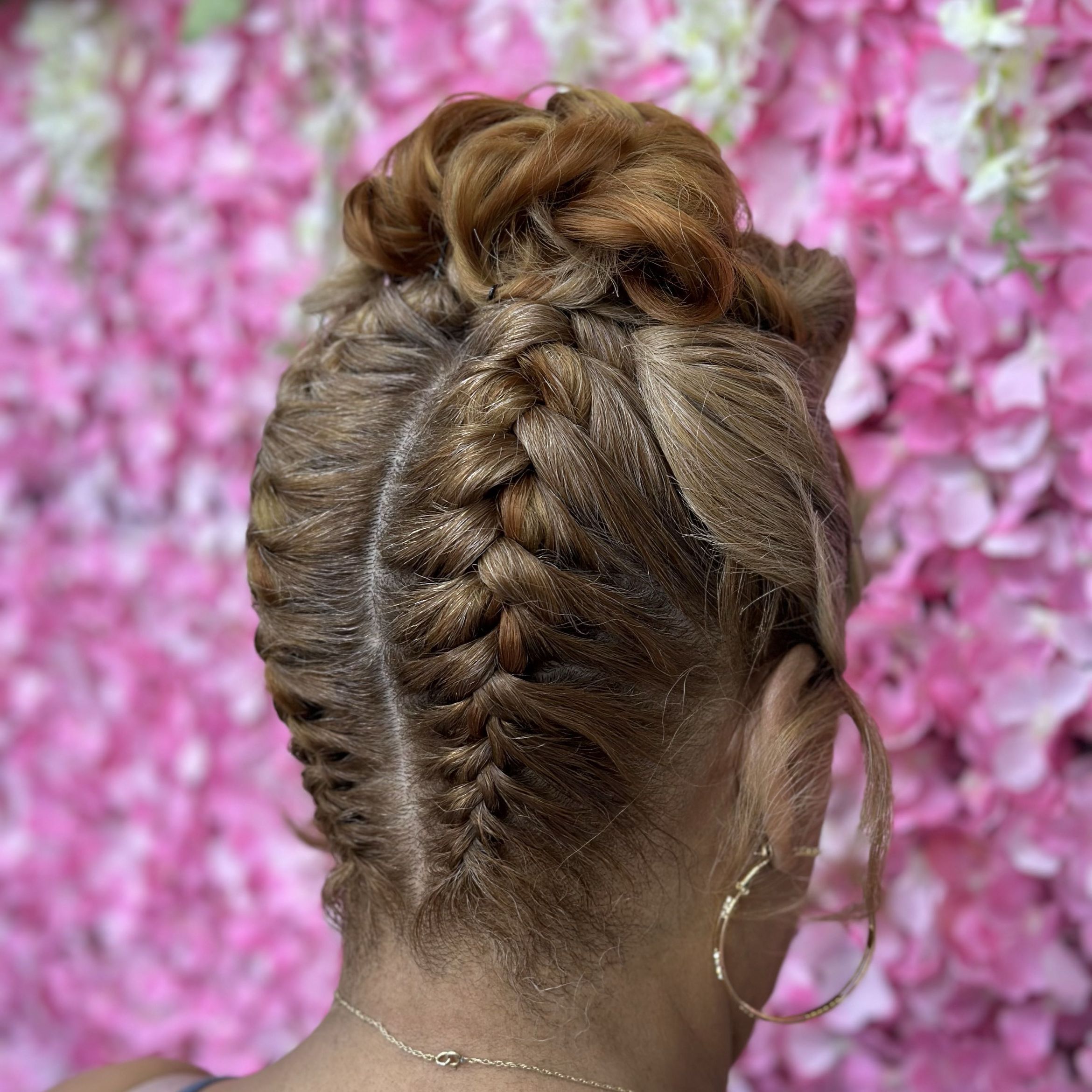 Bridal styles (including ponytails, curls, etc) portfolio