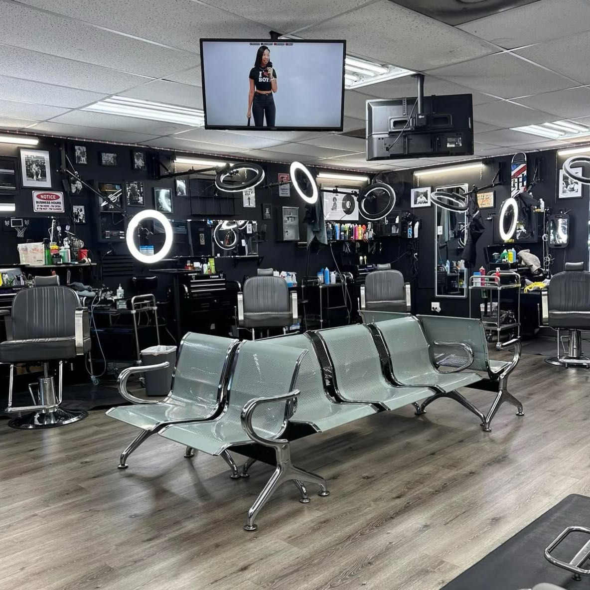 Hair Traffik, 1425 Golf Rd, Waukegan, 60087