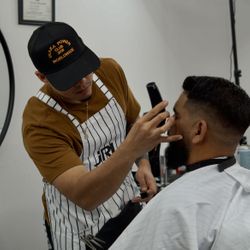 Erick the barber, 510 N D Salinas Blvd, Donna, 78537