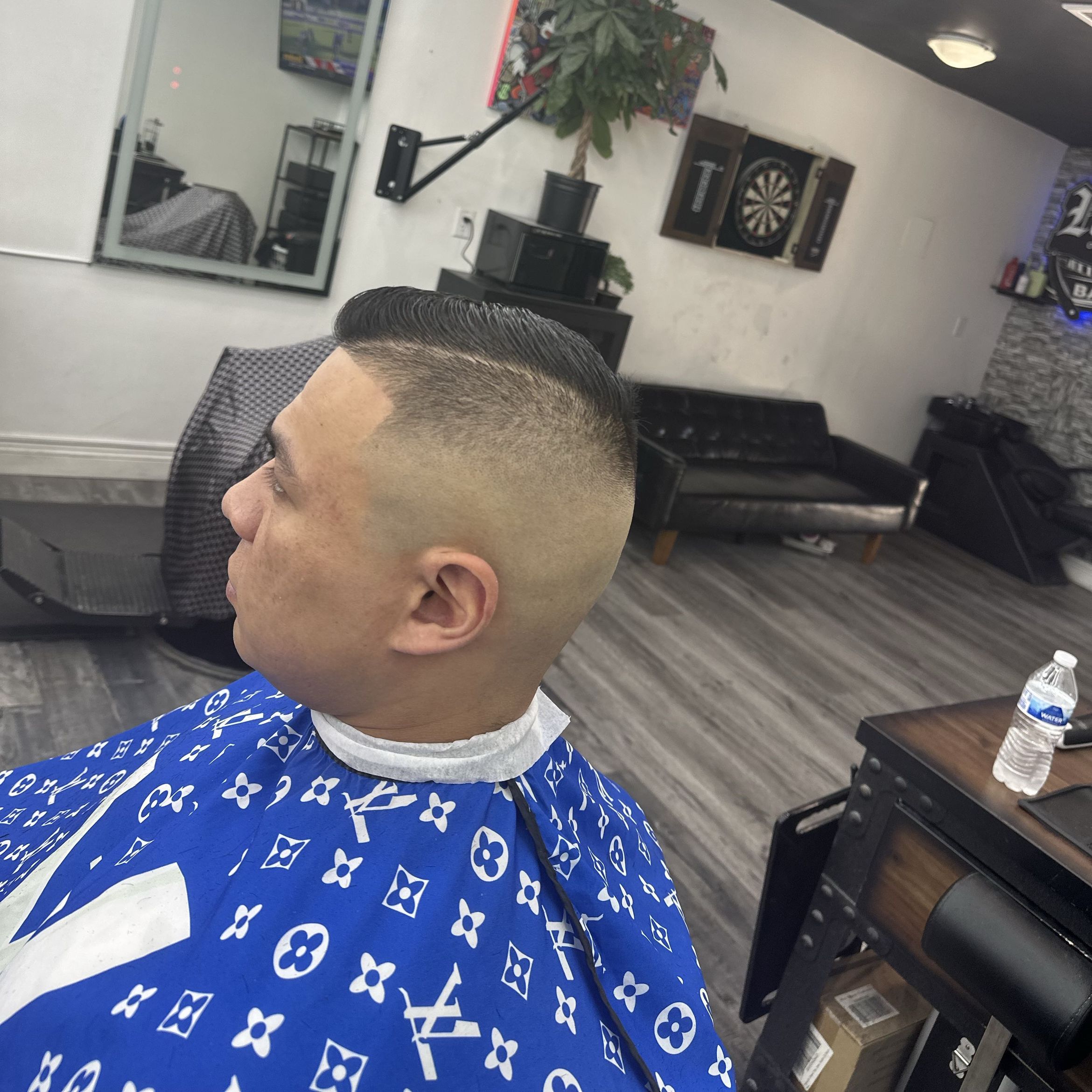 Solocutz @Miguel Solorzano, 15420 Chatsworth street Mission Hills, CA 91345, Mission Hills, 91345