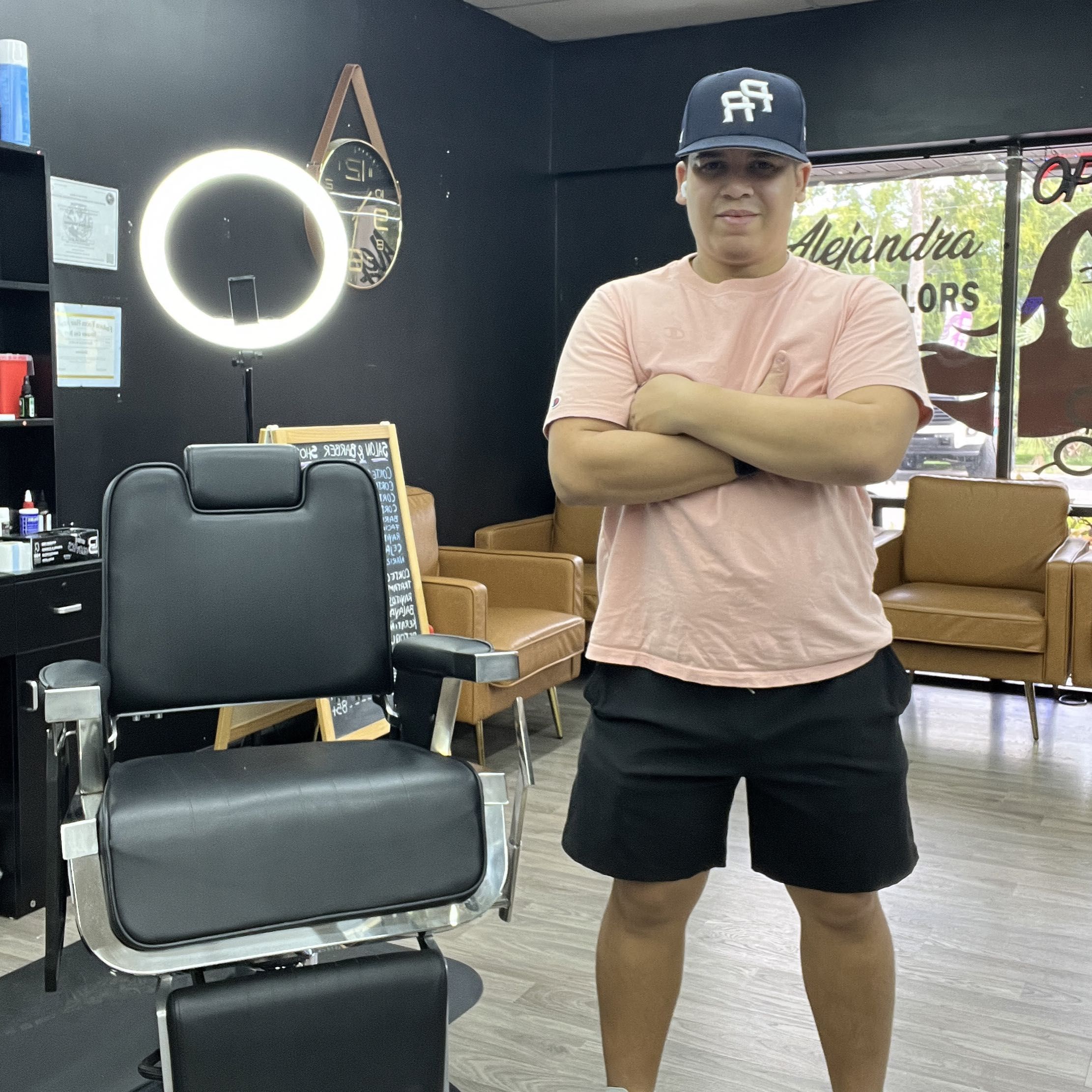 Alexander Cuts, 1625 Desoto Rd, Sarasota, 34234