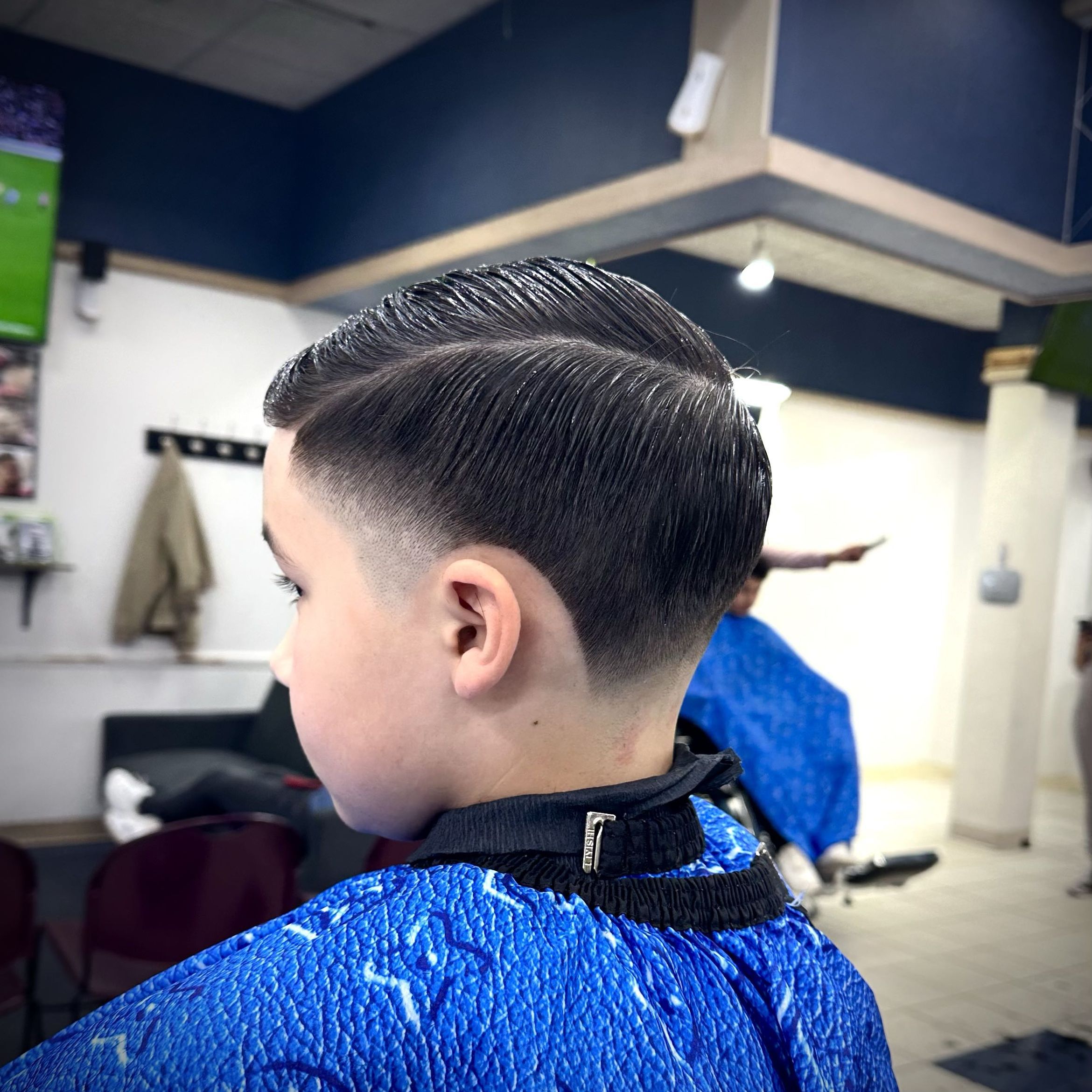 Kid’s Haircut (12 & Under) 👶👦 portfolio
