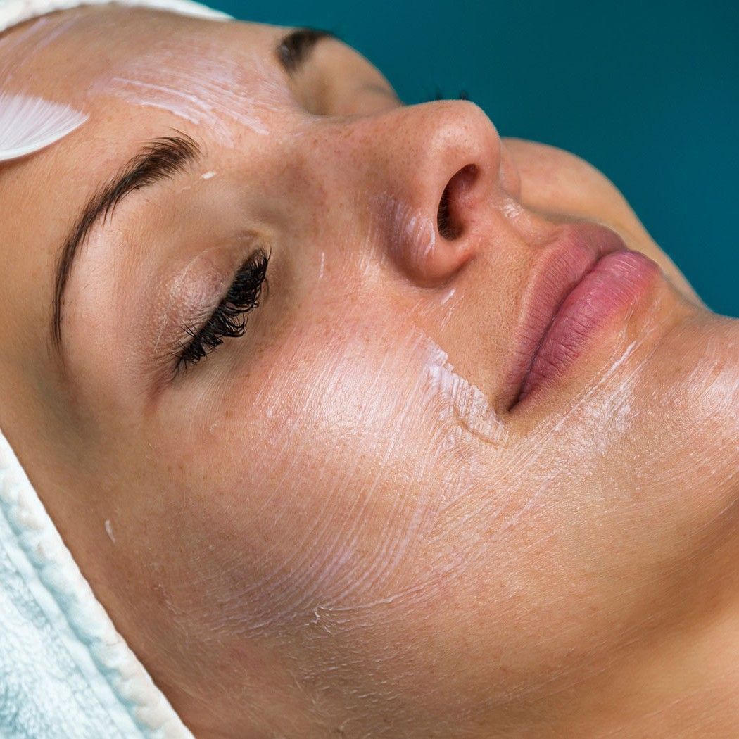 SOLLIFT Luxury Hydra-Facial Treatment w/Serum portfolio