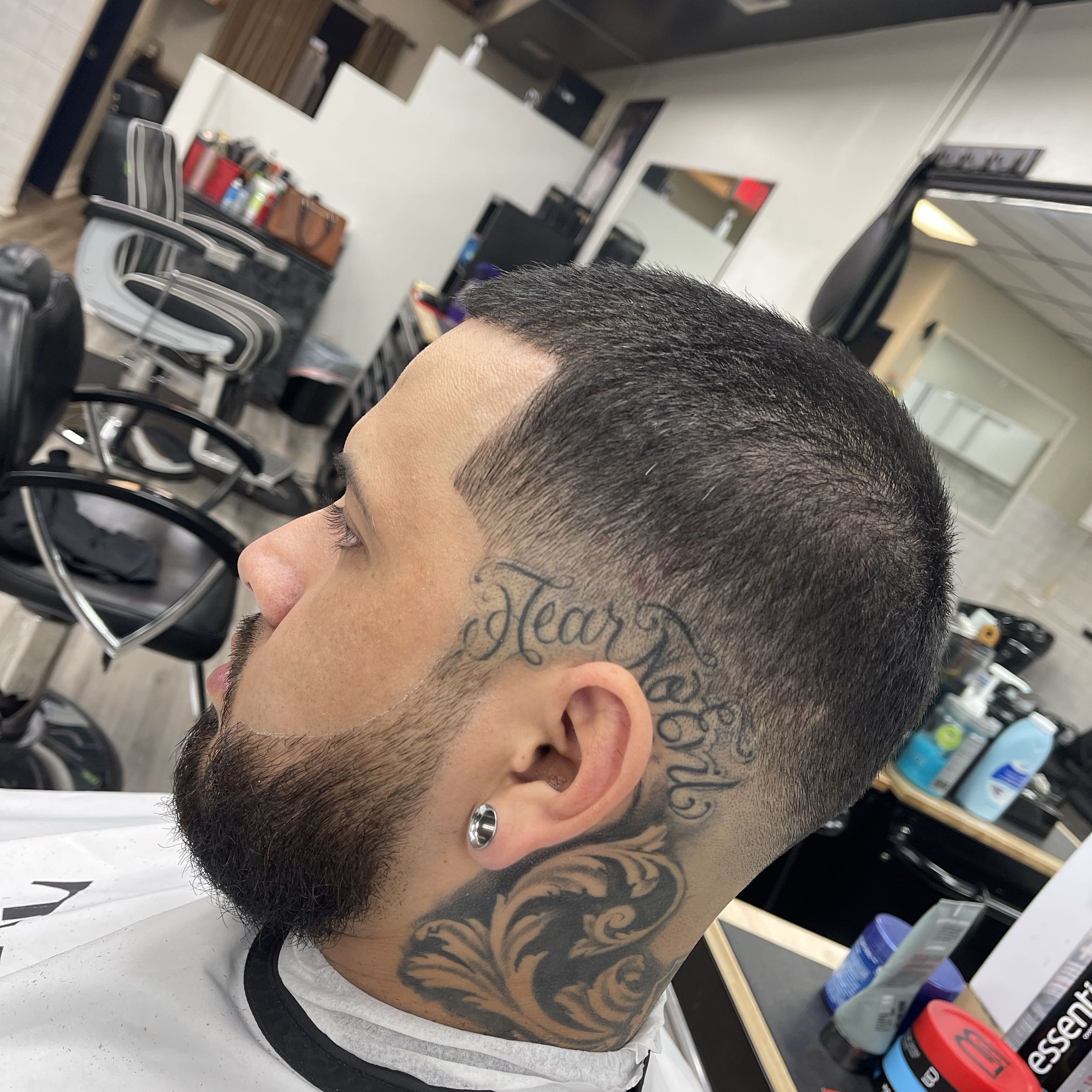 haircut + beard 🧔‍♂️🧔🏾‍♂️🧔🏻‍♂️ portfolio