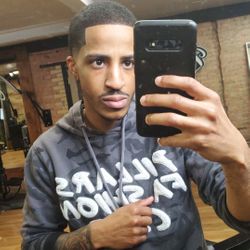 Que the Barber, 924 w 38th pl, Chicago, 60609