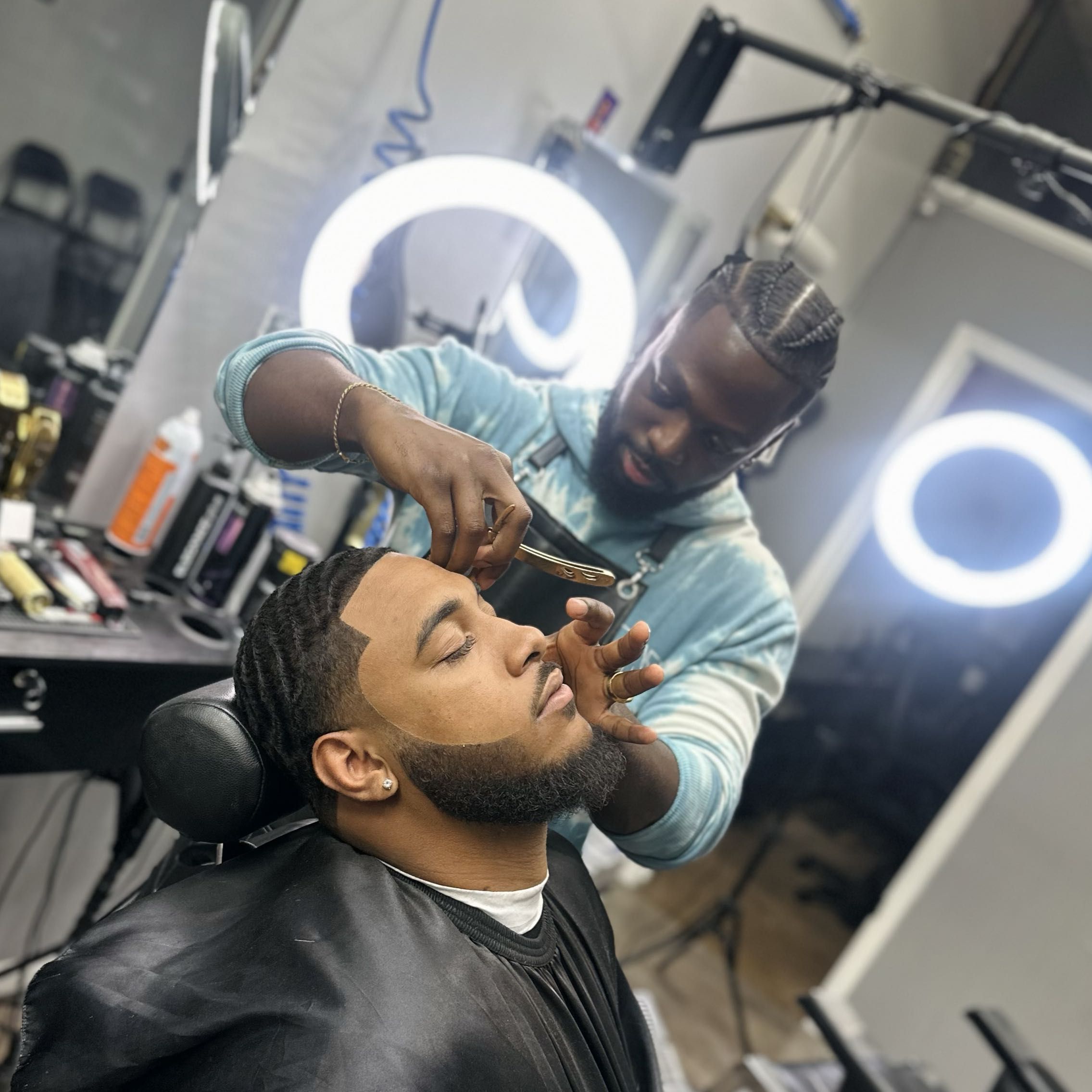 𝑪 𝒕𝒉𝒆𝑩𝒂𝒓𝒃𝒆𝒓 💈, 22030 W 10 Mile Rd, Southfield, 48033