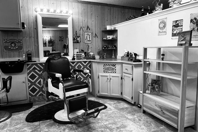 Barbershops Near Me in Indian Trail | Find Best Barbers Open Near You!