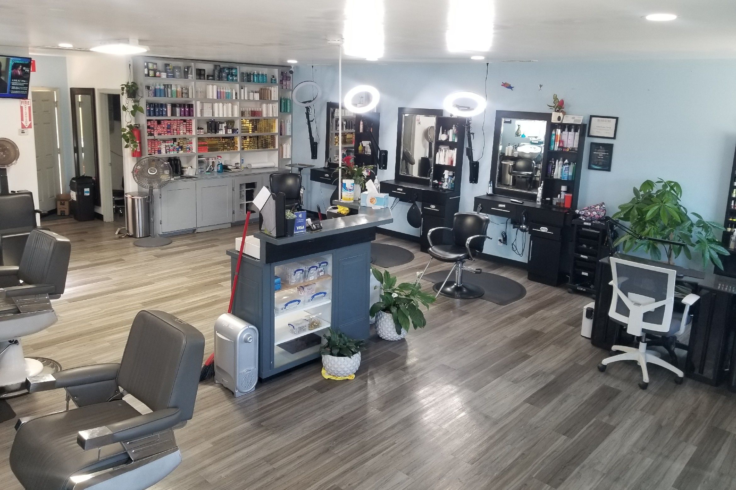 Hair Salons Near You in Monterey, CA - Best Hair Stylists & Hairdressers in  Monterey