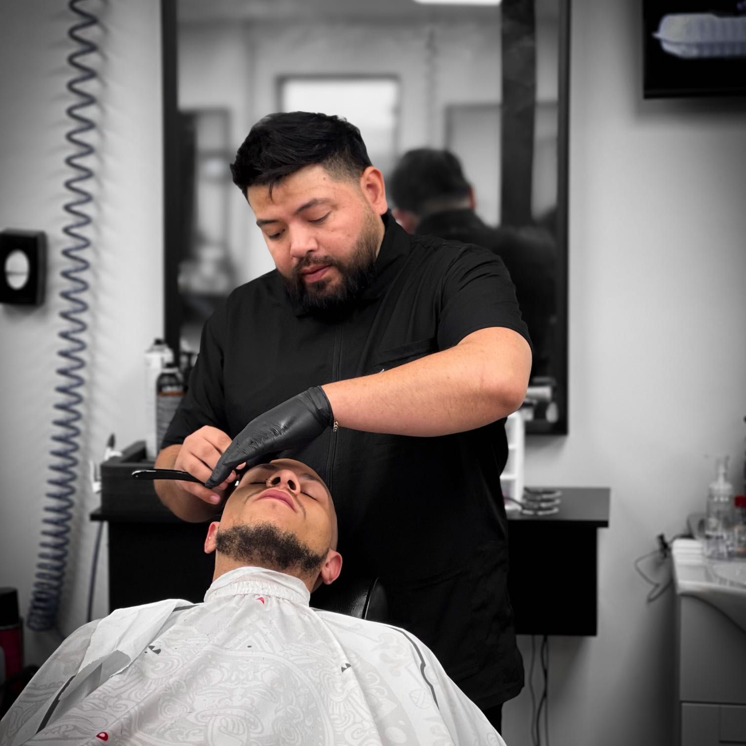 Luis Barber, 821 W Pine St, Mt Airy, 27030