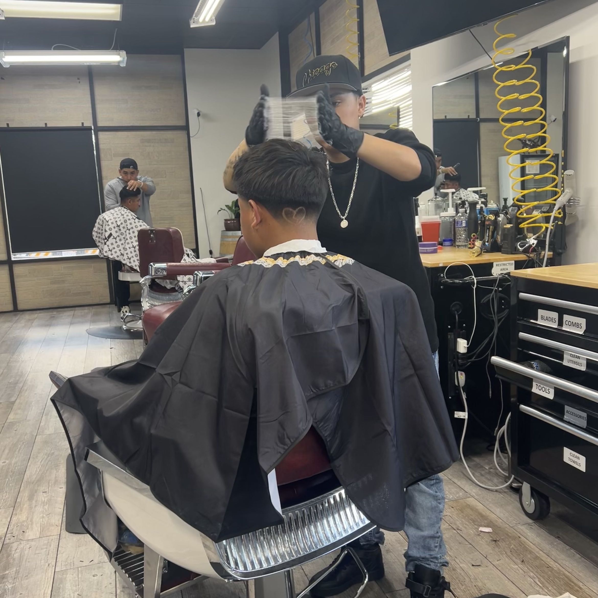 Chofis The Barber, 458 W Tennyson Rd, Hayward, 94544