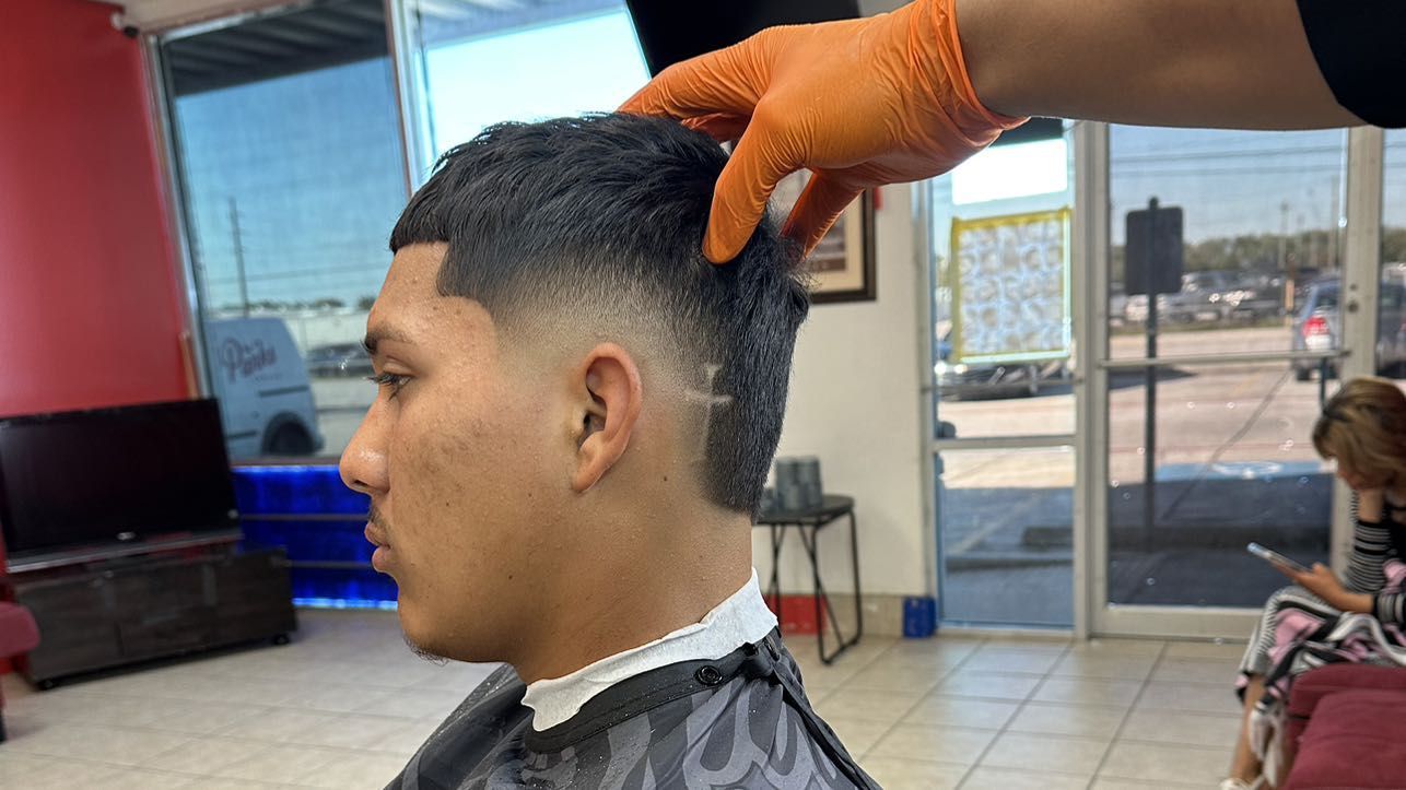 Latinos 5 Estrellas Barber Chop - Houston - Book Online - Prices, Reviews,  Photos