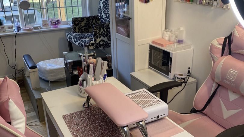 Discover 117+ nail room ideas best