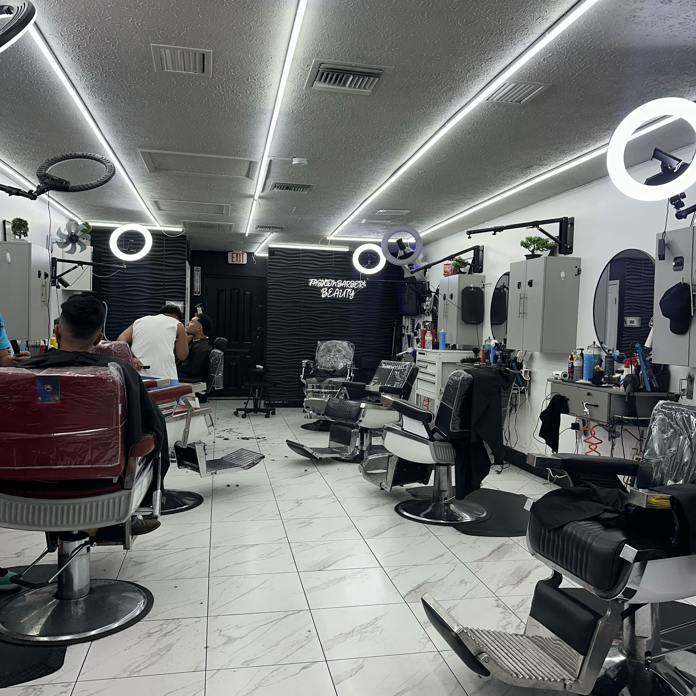 CHINOBARBER, 7137n N Armenia Ave, Tampa, 33604