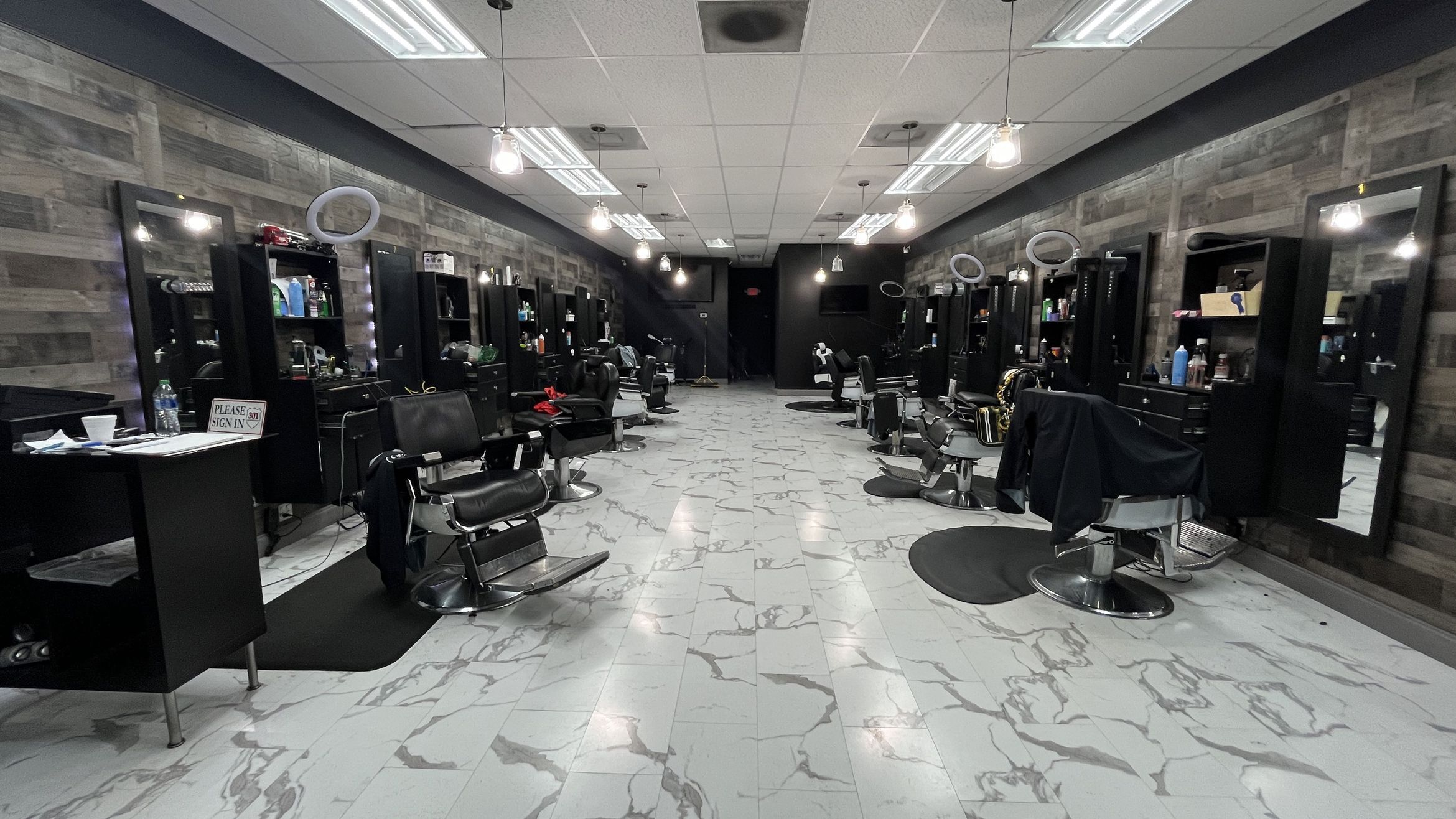 Riverview barbershop, 6463 US-301, Riverview, 33578