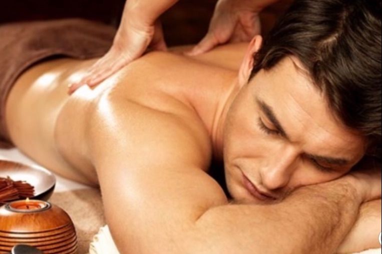 What Is A Shiatsu Massage And How Does It Work? - Booksy.com