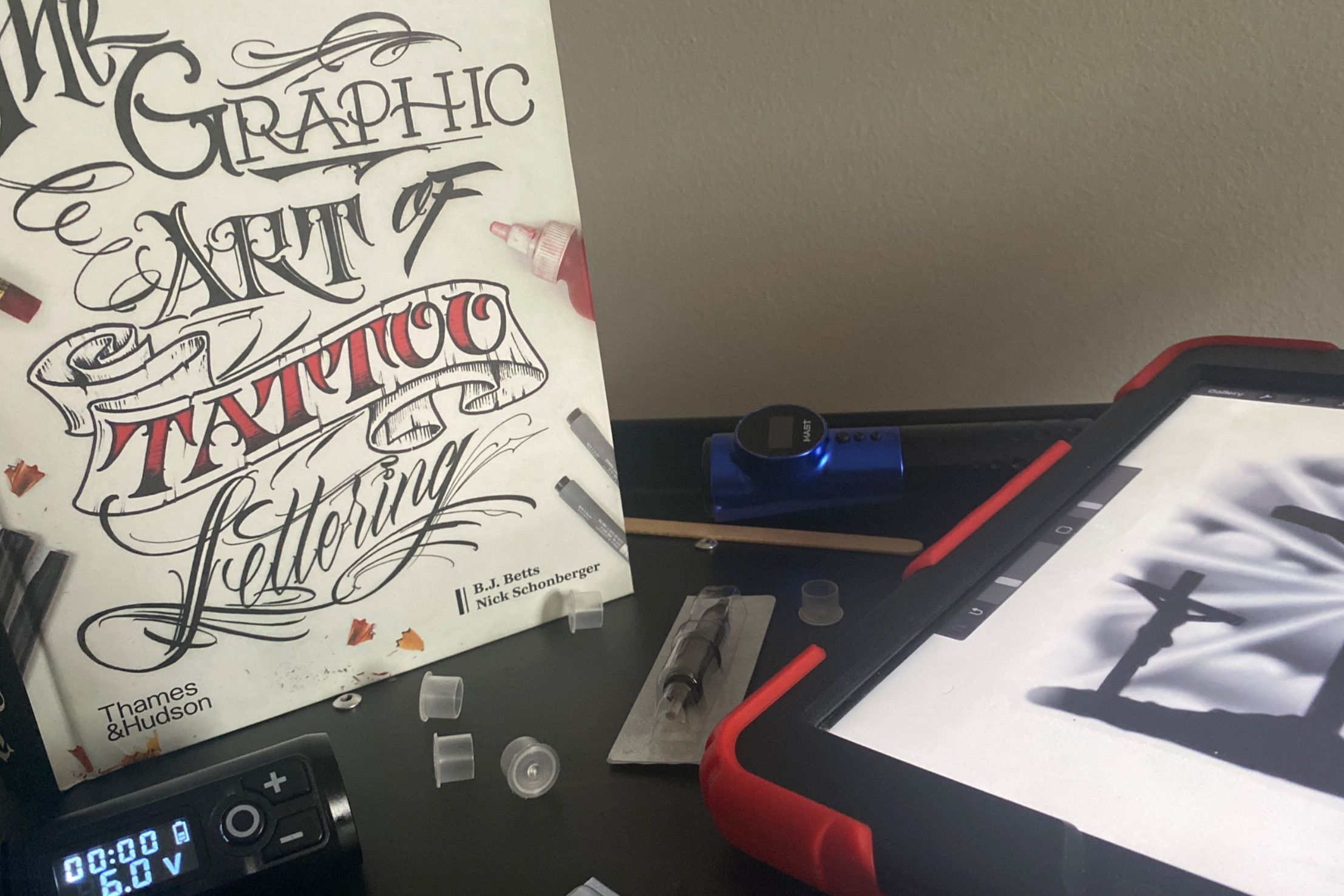 Thames & Hudson USA - Book - Graphic Art of Tattoo Lettering: A